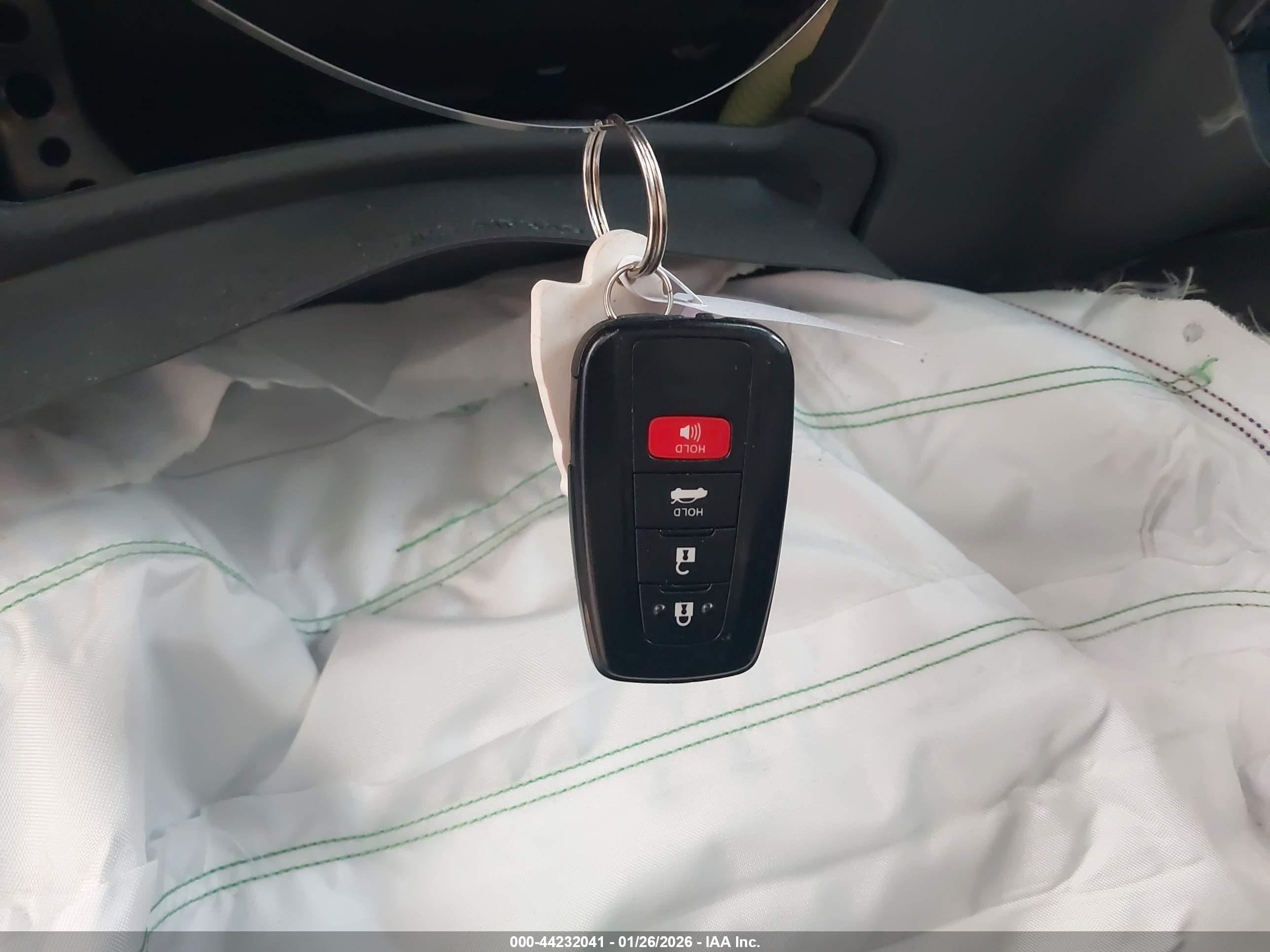 TOYOTA CAMRY image 11