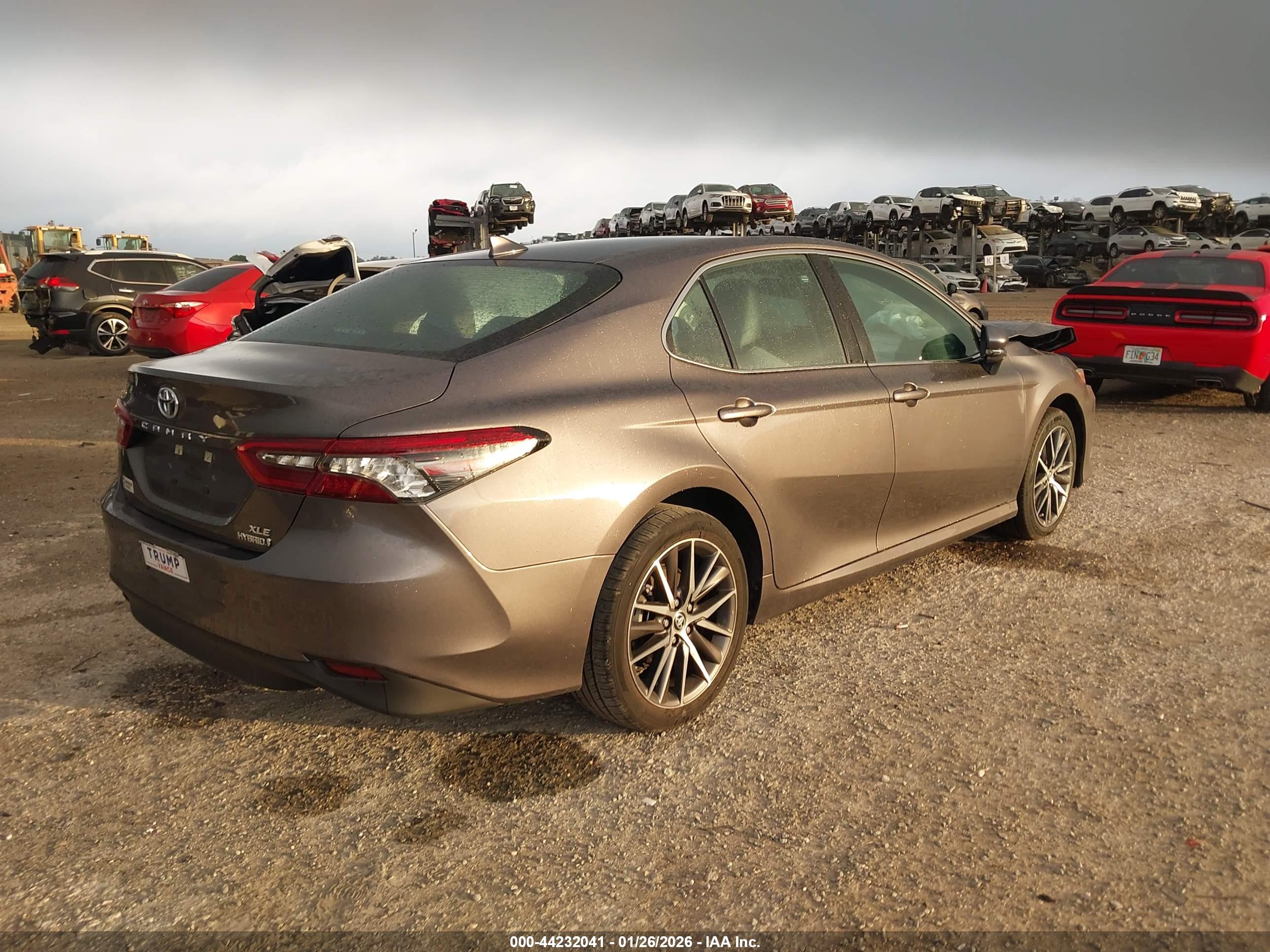 TOYOTA CAMRY image 4
