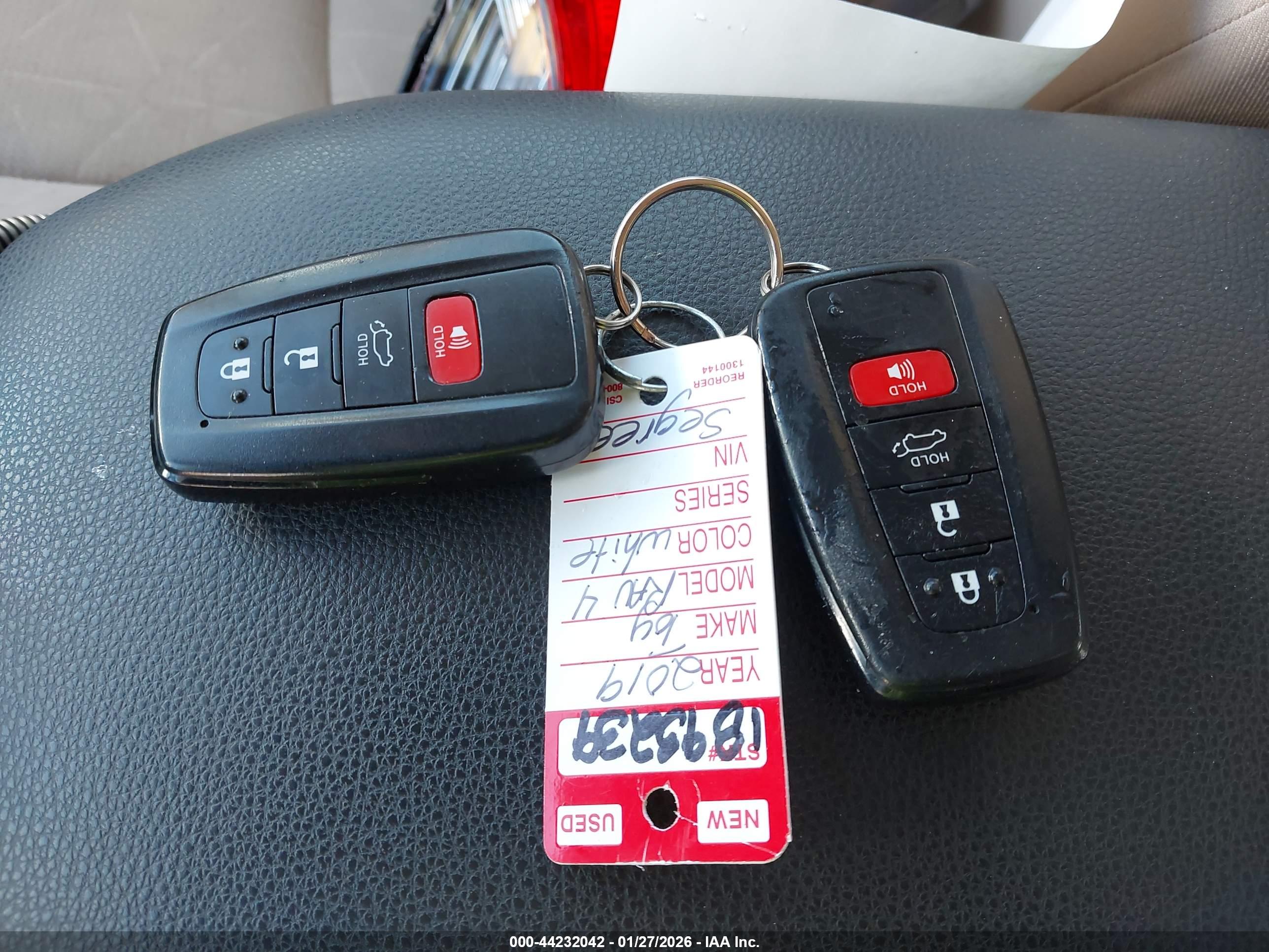 TOYOTA RAV4 image 11