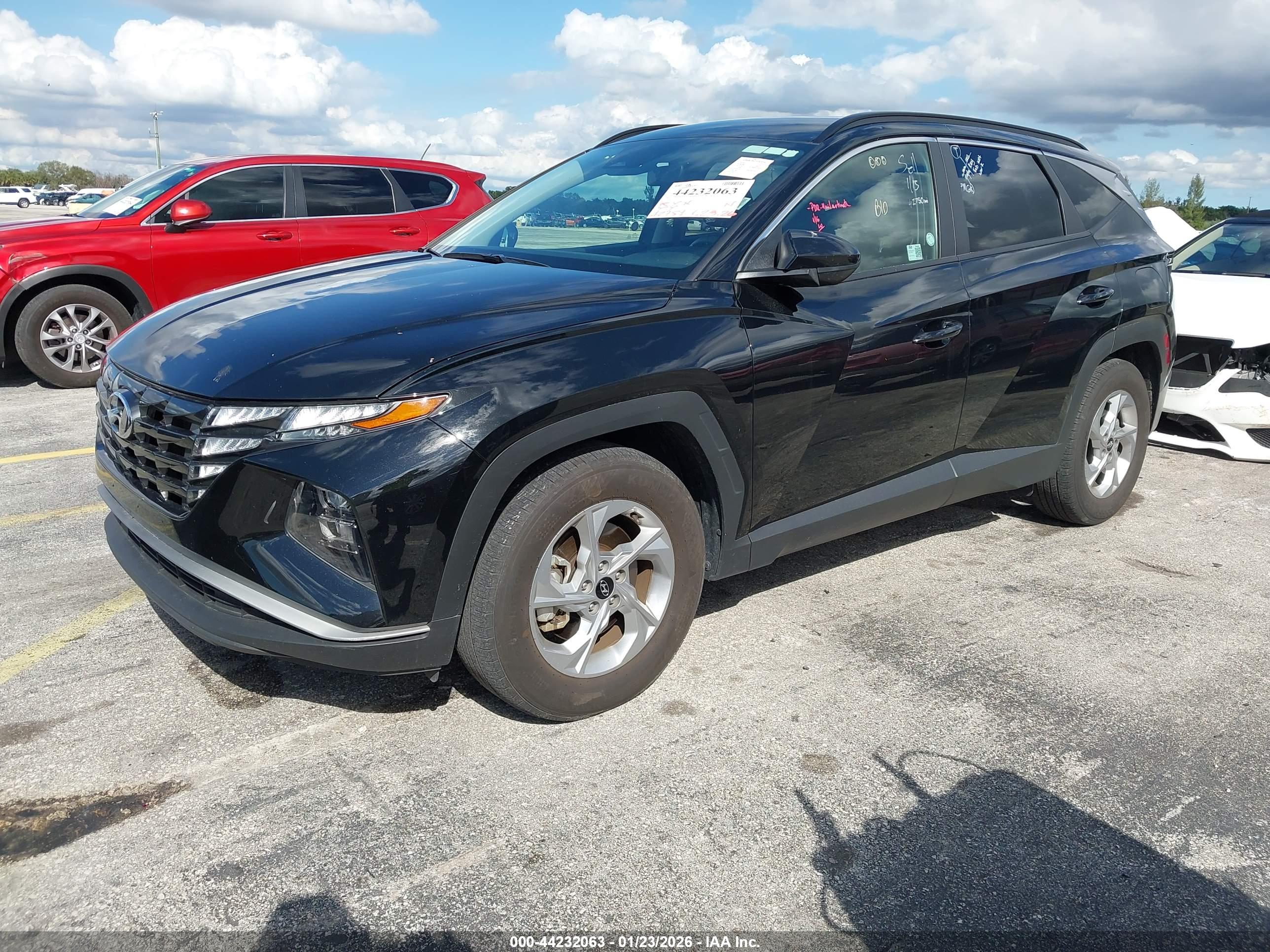 HYUNDAI TUCSON image 2