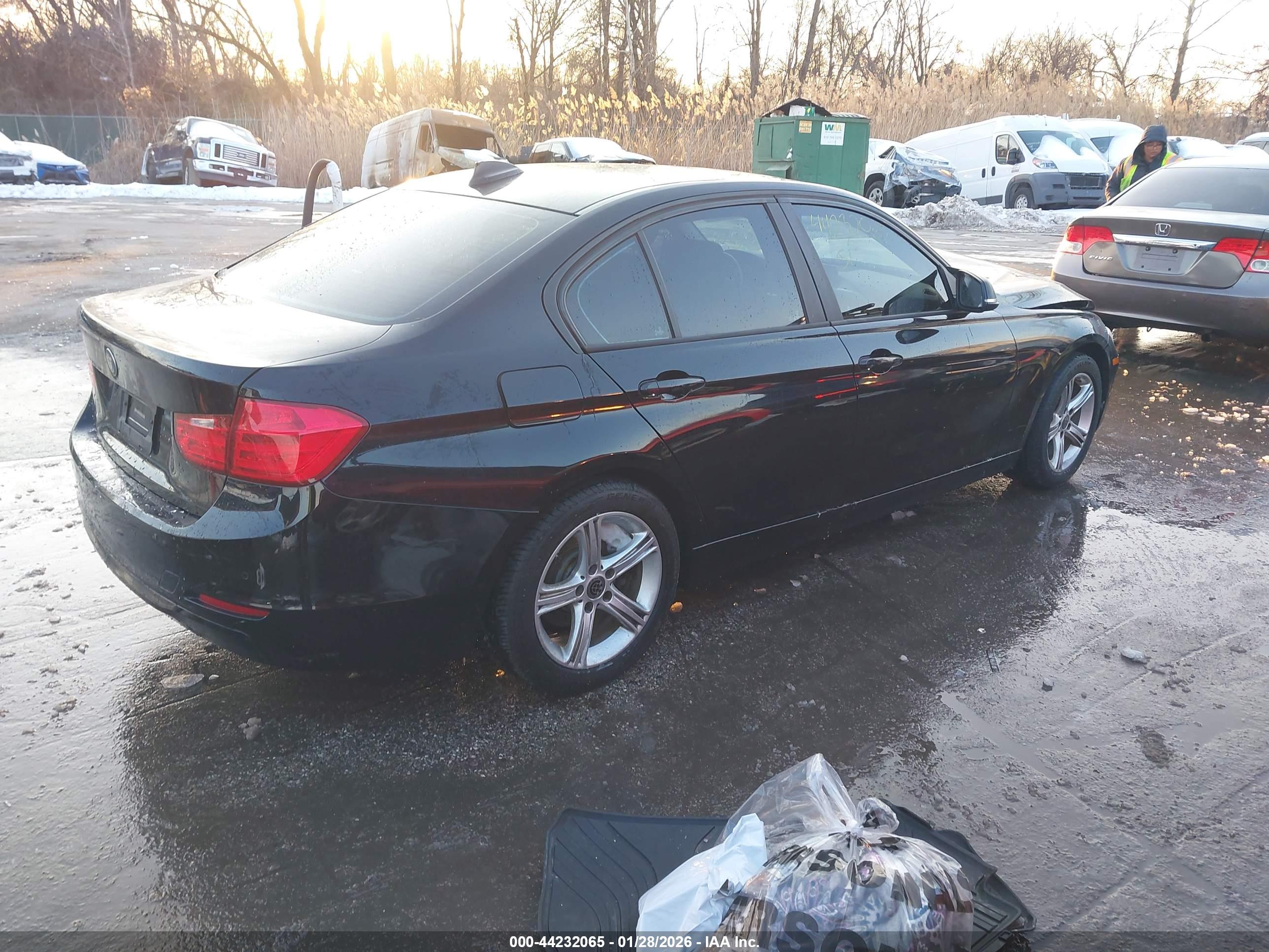 BMW 328I image 4