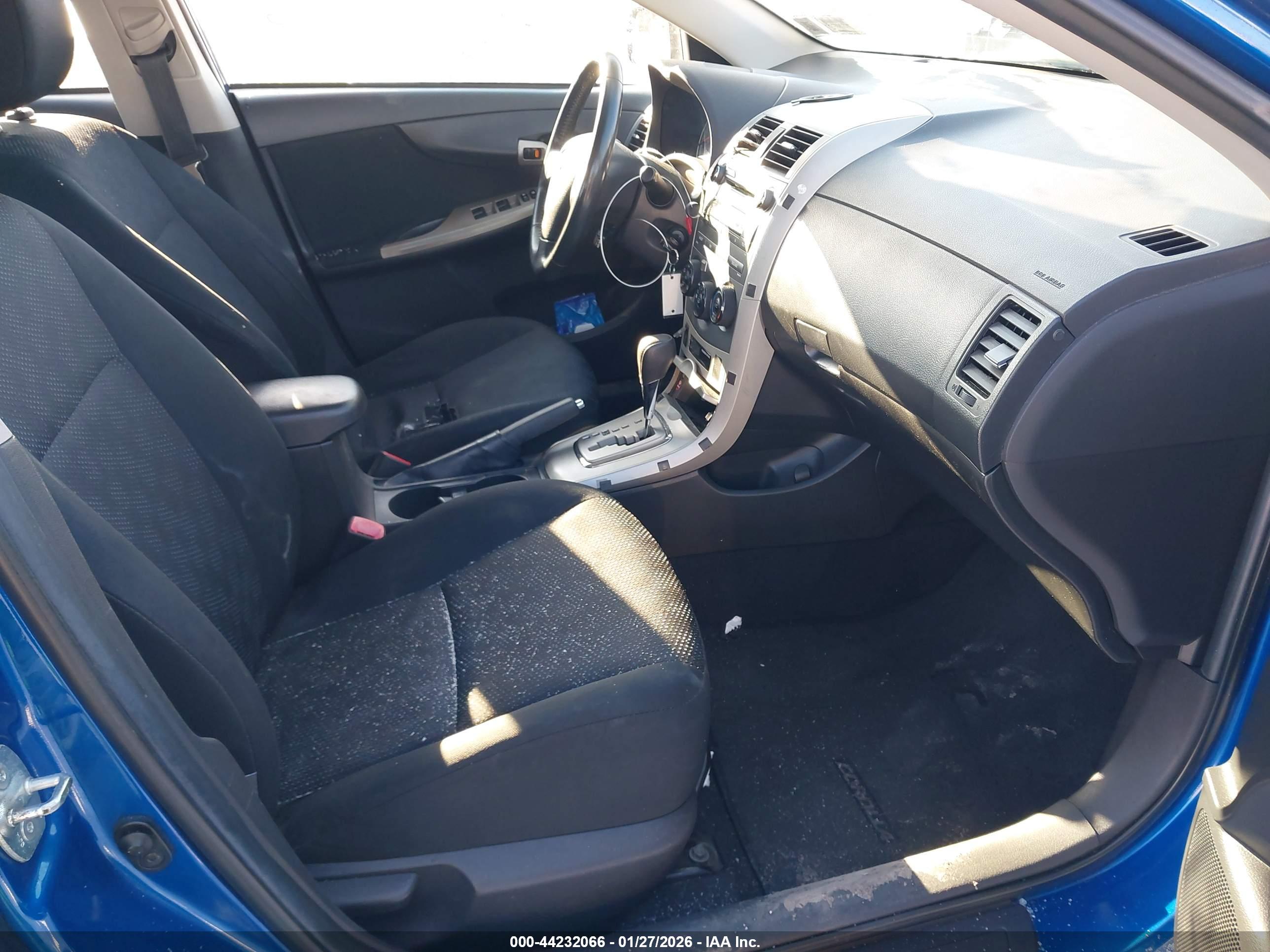 TOYOTA COROLLA image 5