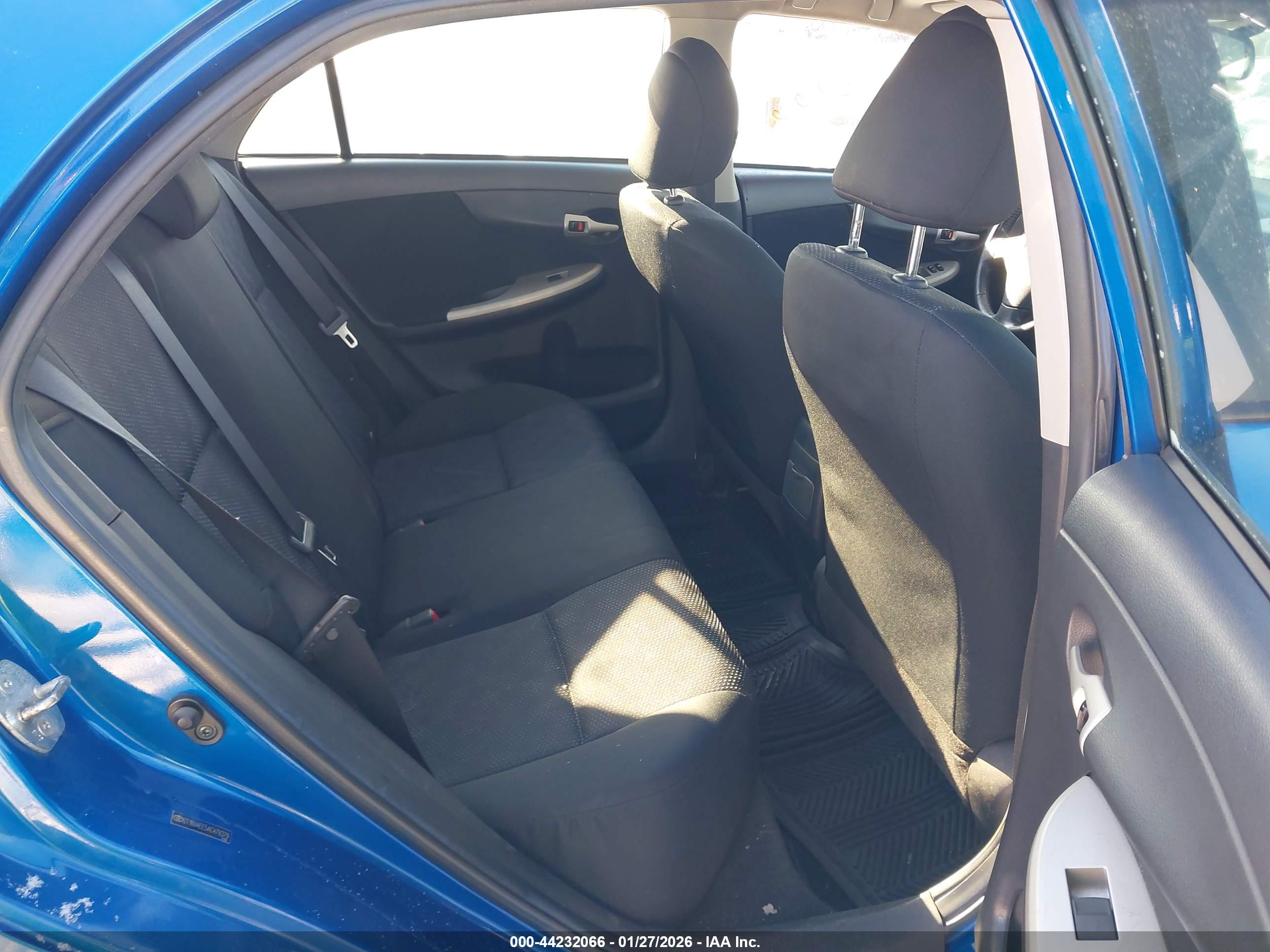 TOYOTA COROLLA image 8