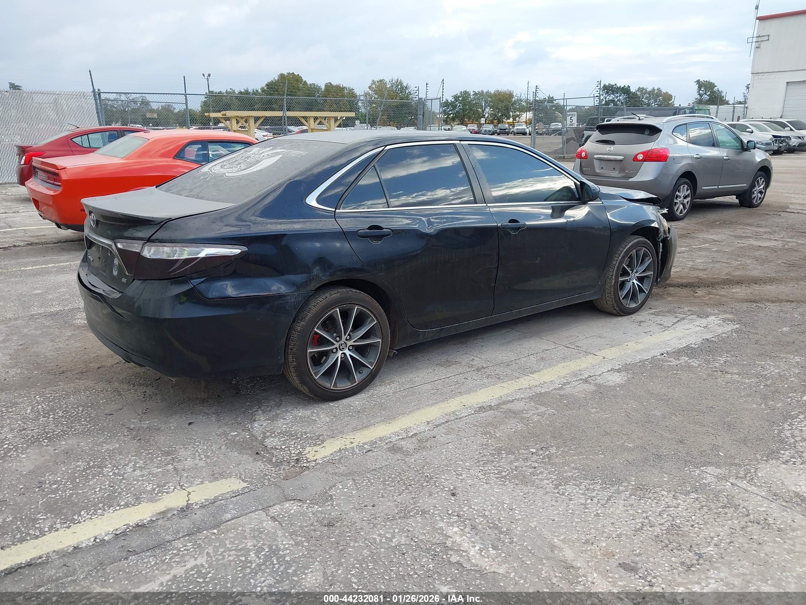 TOYOTA CAMRY image 4