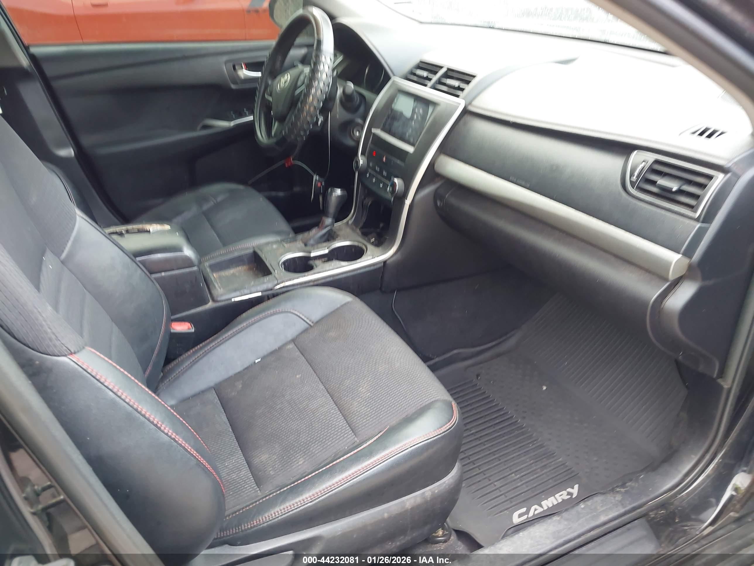 TOYOTA CAMRY image 5