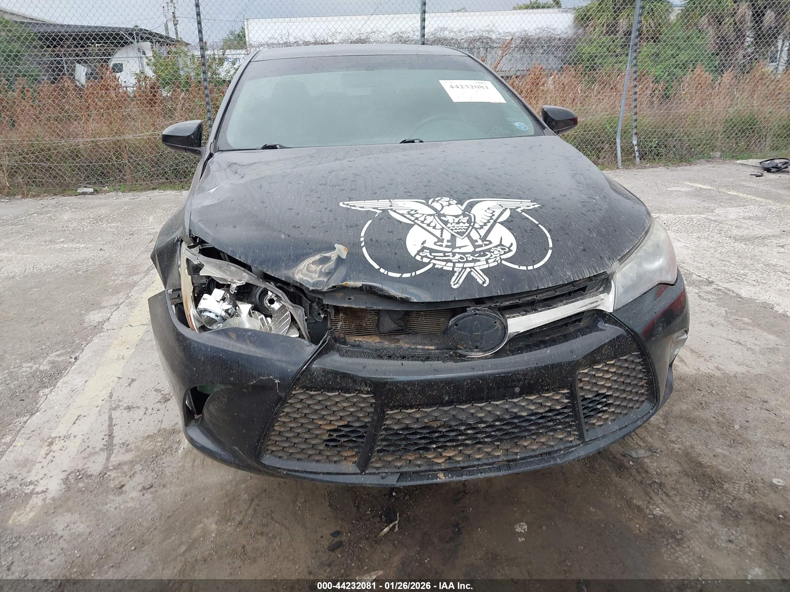 TOYOTA CAMRY image 6