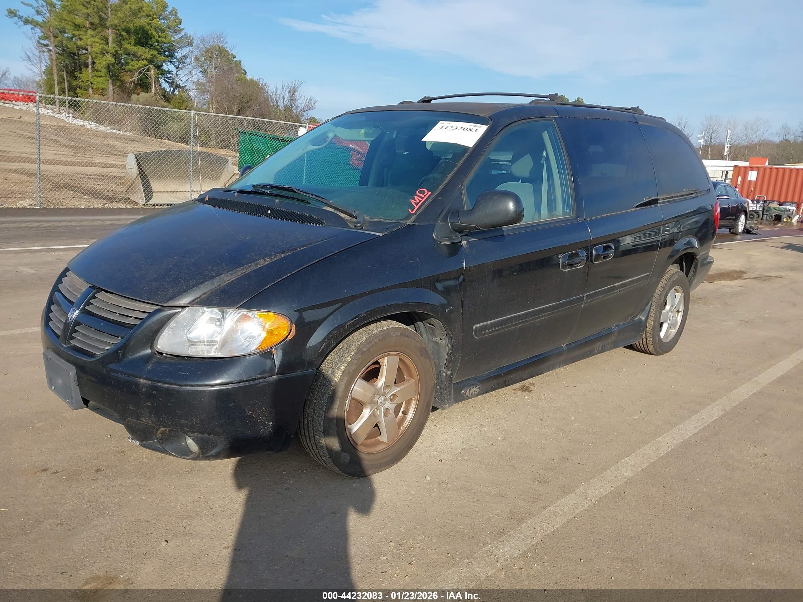 DODGE GRAND image 2