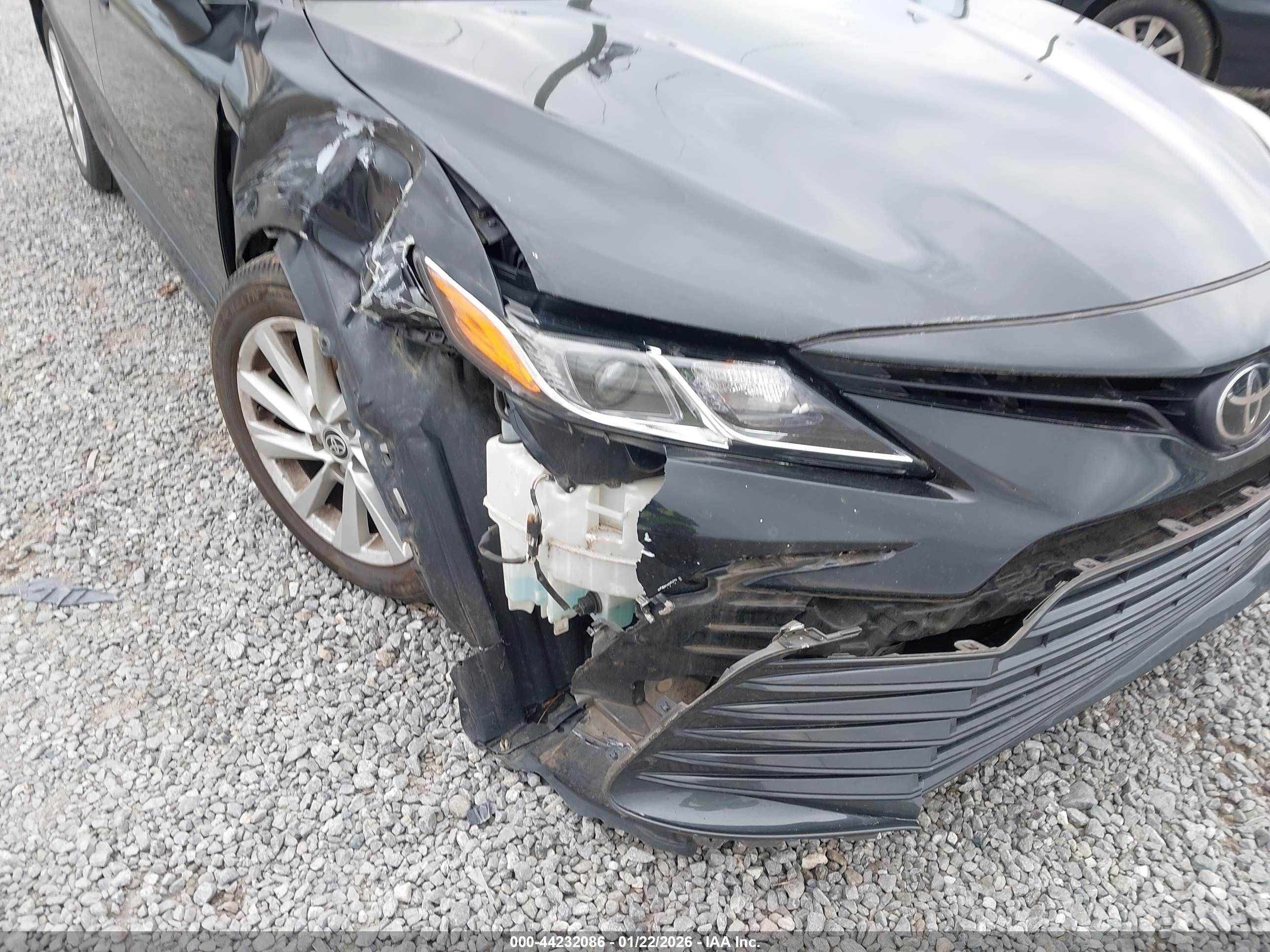 TOYOTA CAMRY image 6