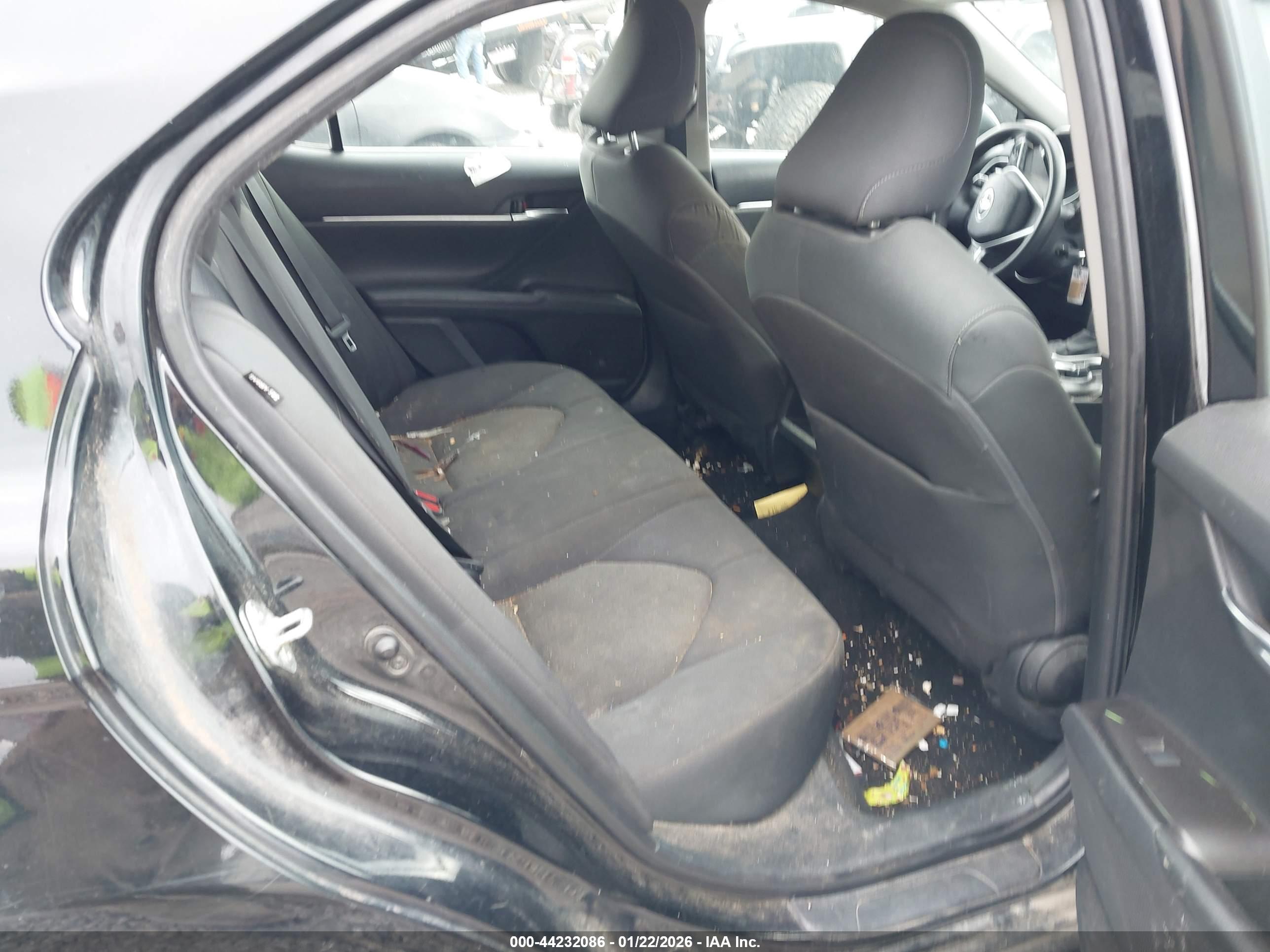 TOYOTA CAMRY image 8