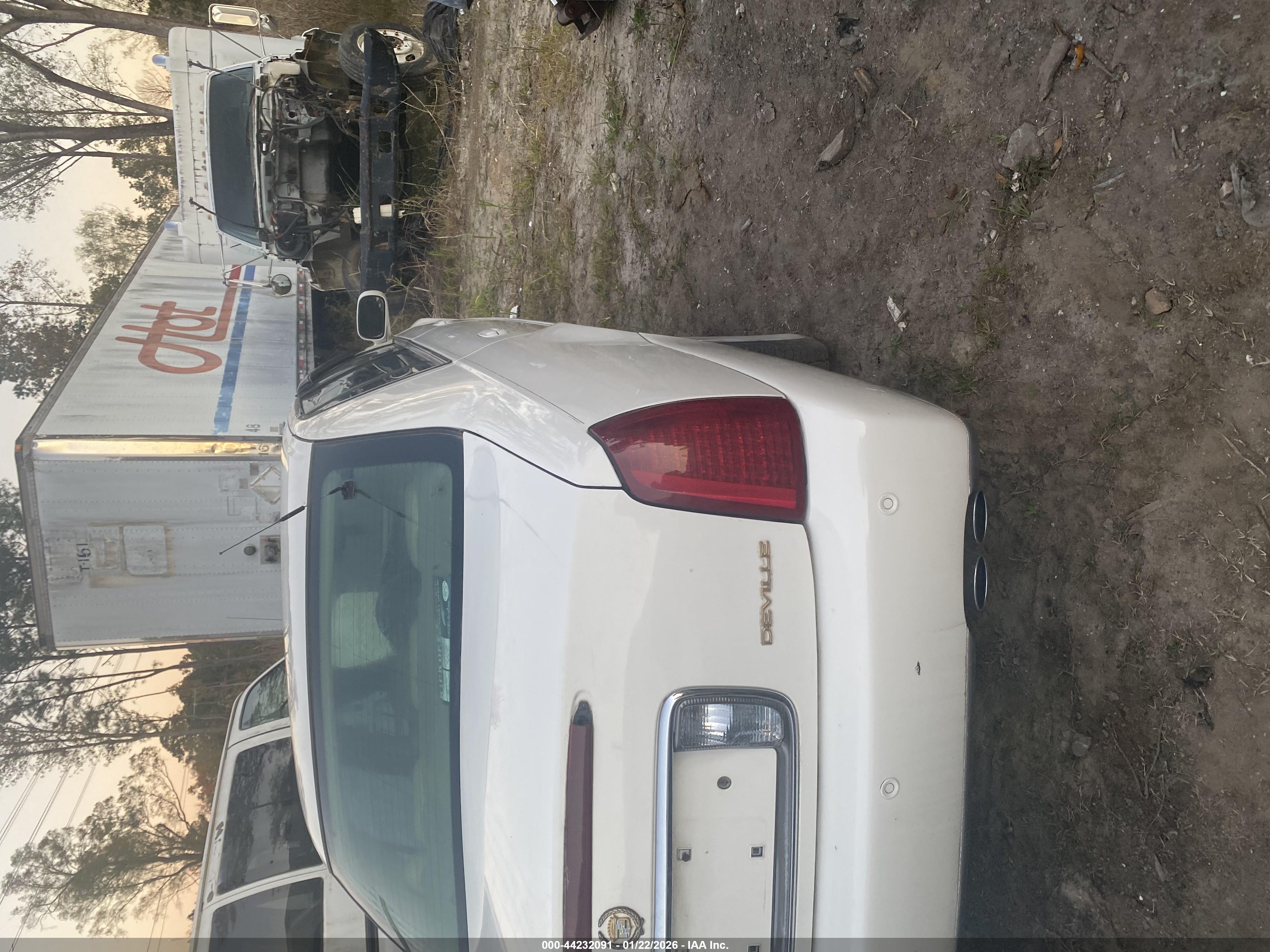 CADILLAC DEVILLE image 4