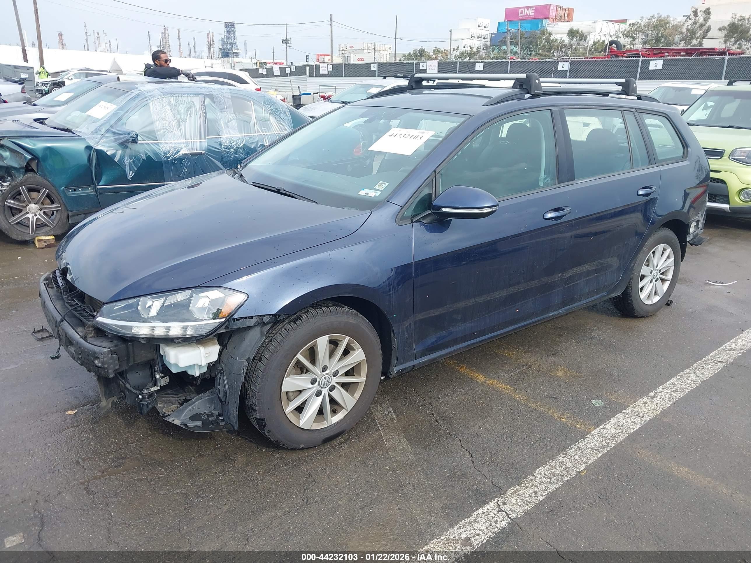 VOLKSWAGEN GOLF image 2