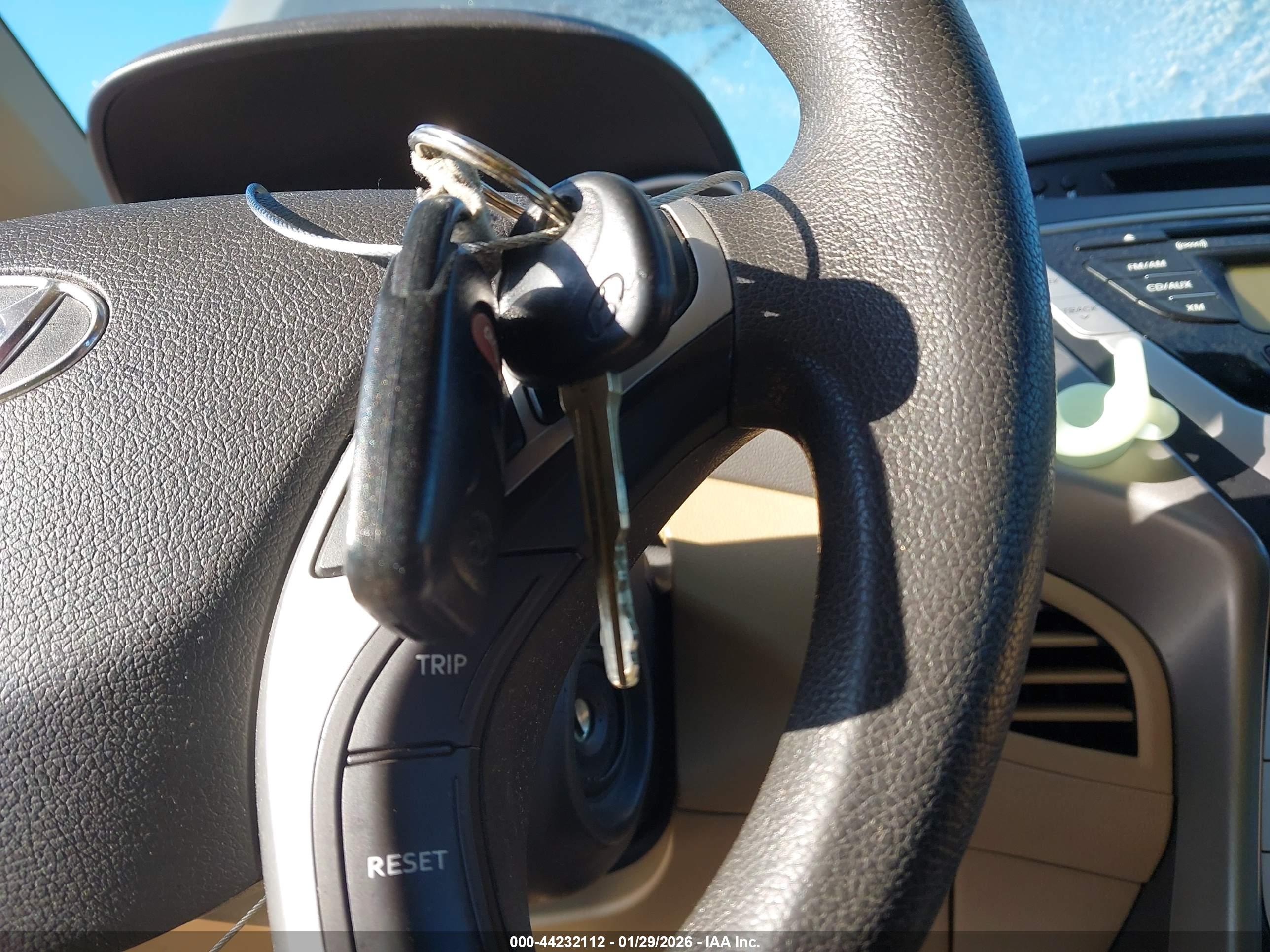 HYUNDAI ELANTRA image 11