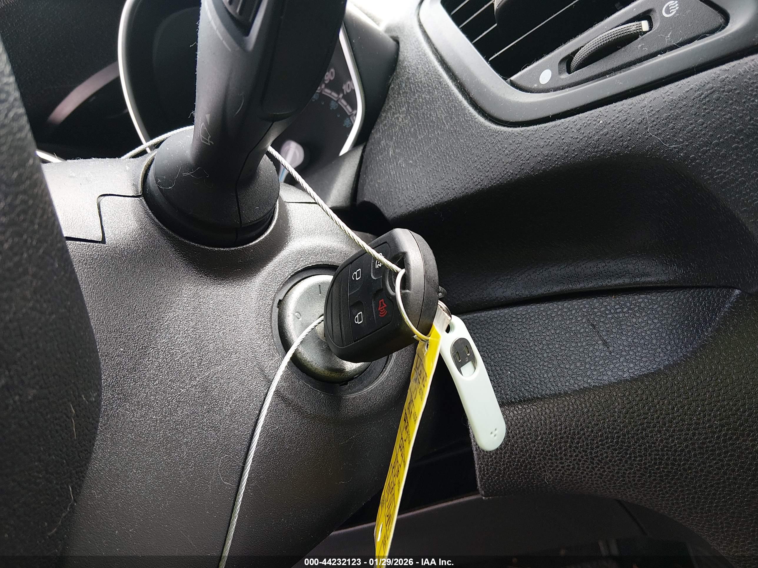 FORD FIESTA image 11