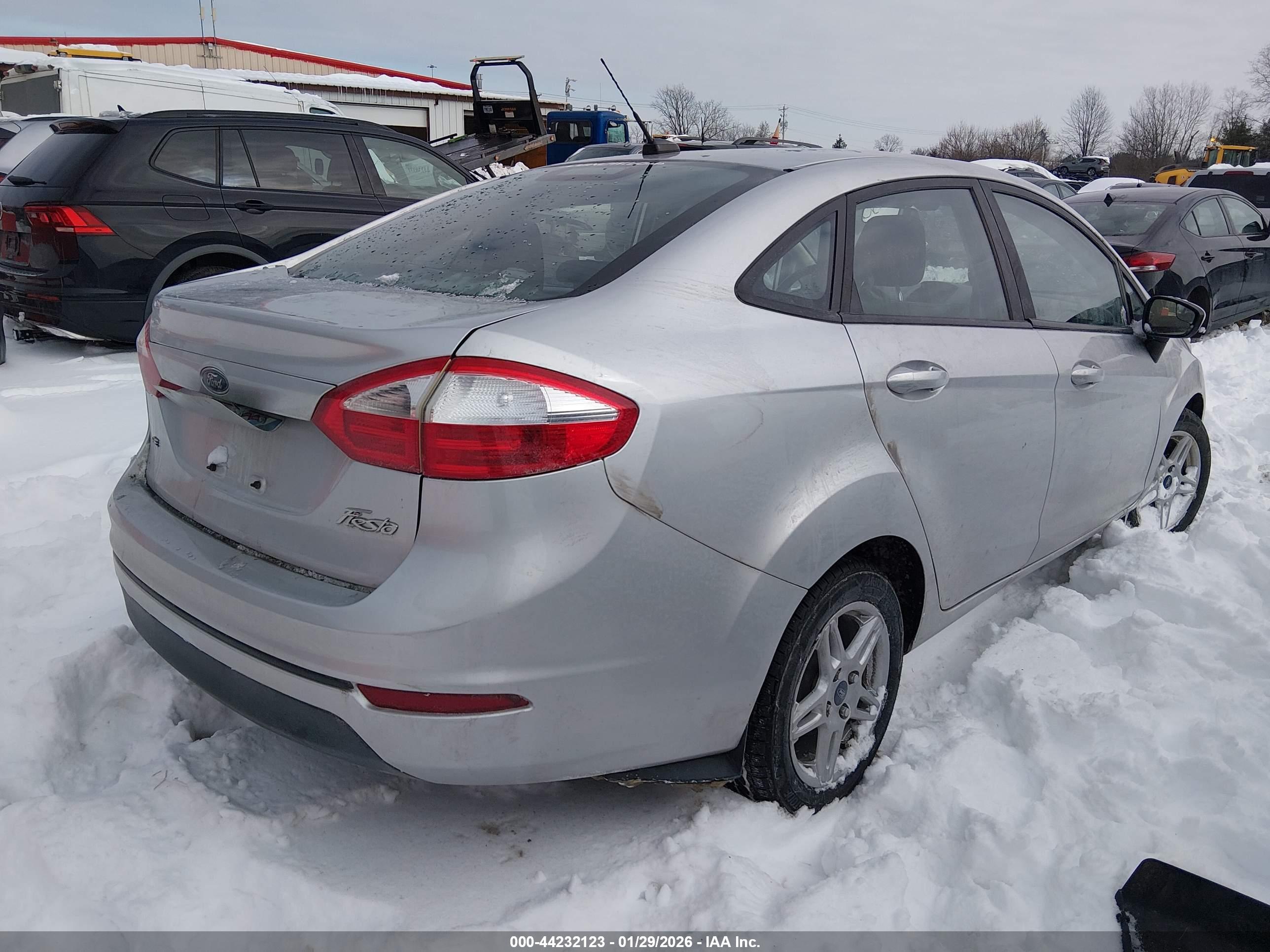 FORD FIESTA image 4
