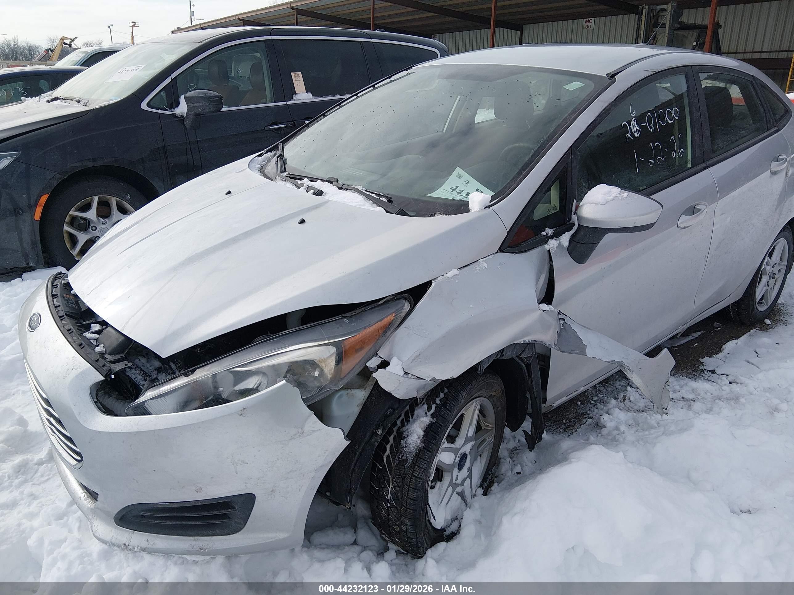 FORD FIESTA image 6