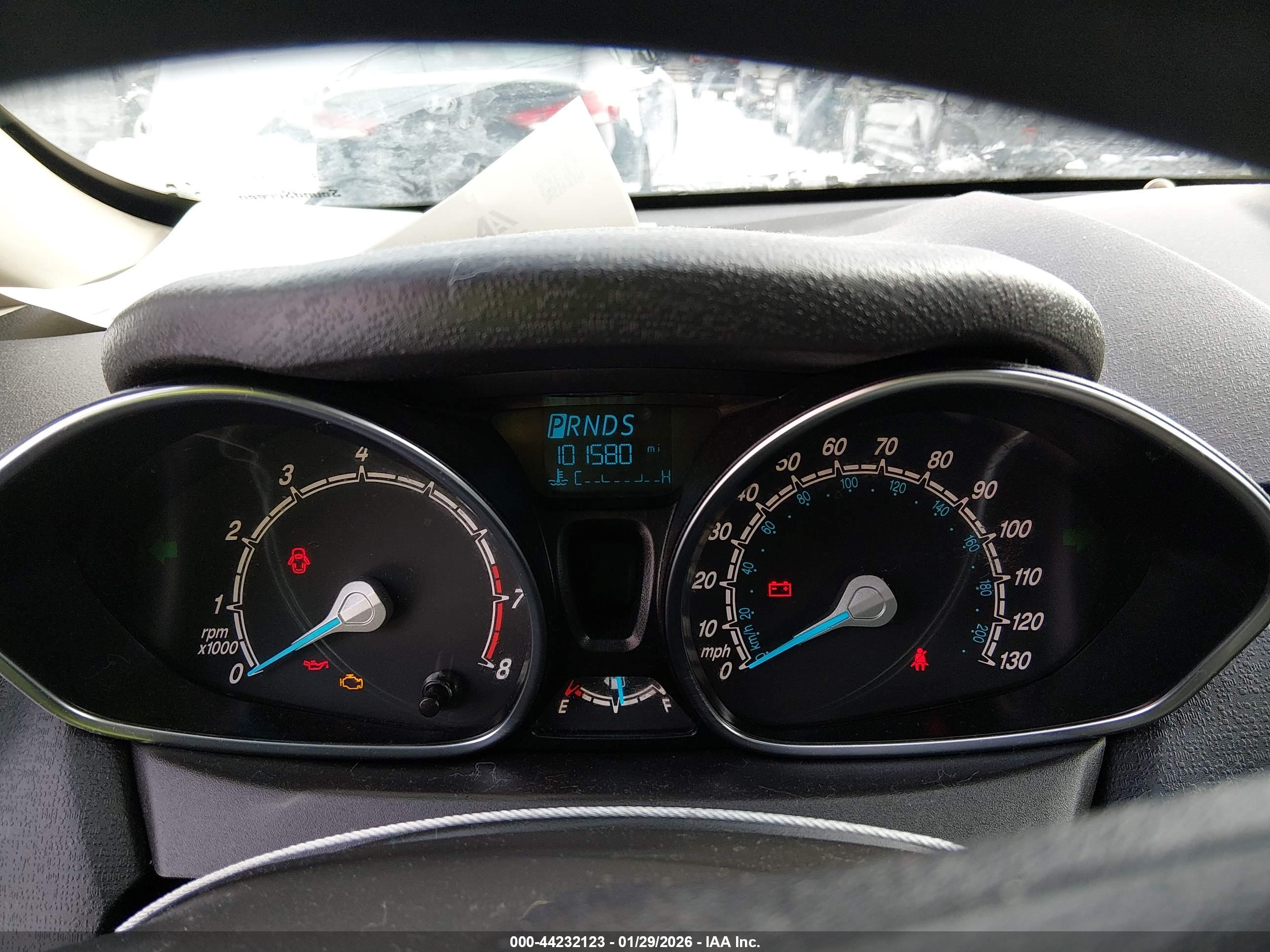 FORD FIESTA image 7