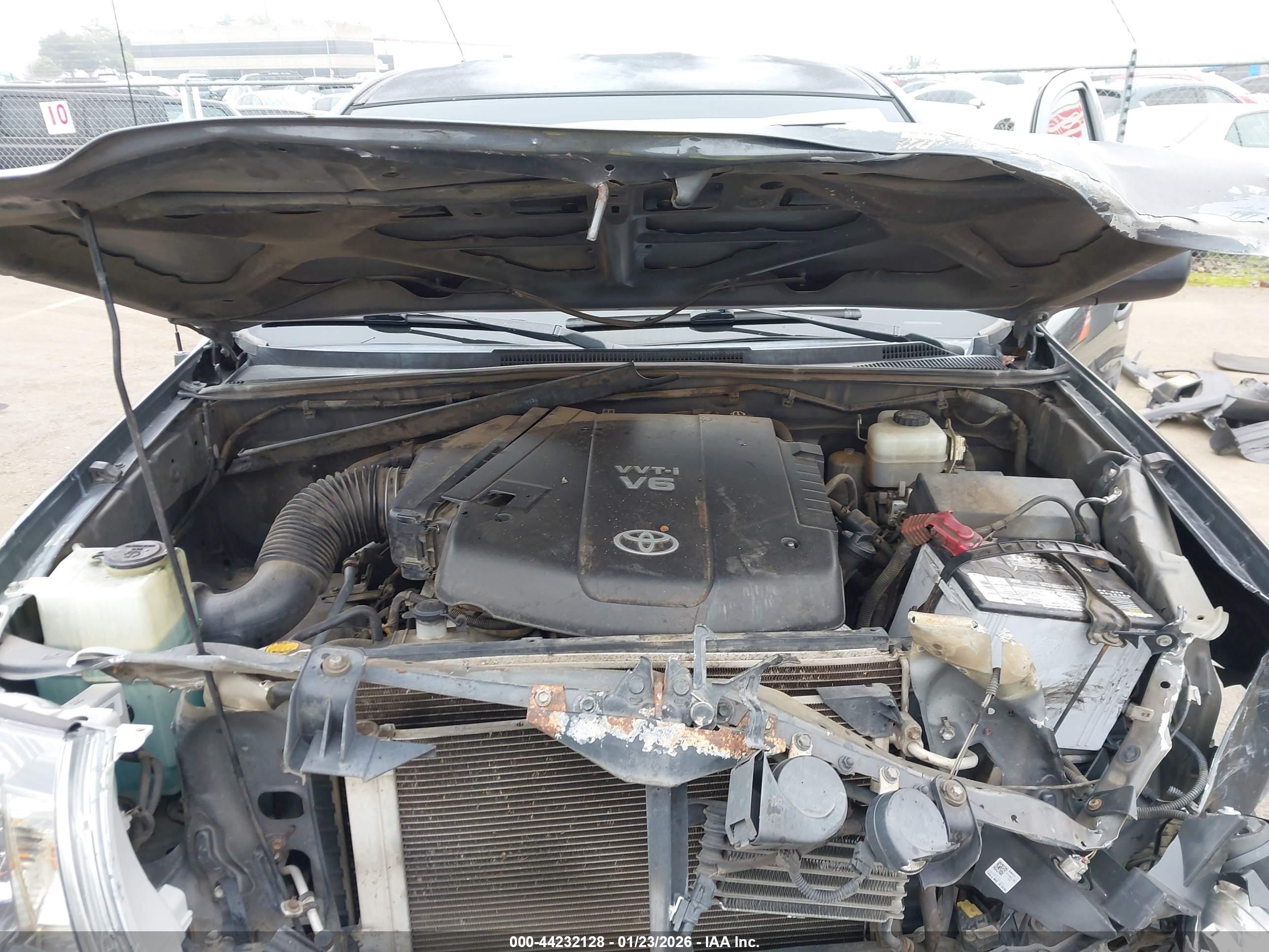TOYOTA TACOMA image 10