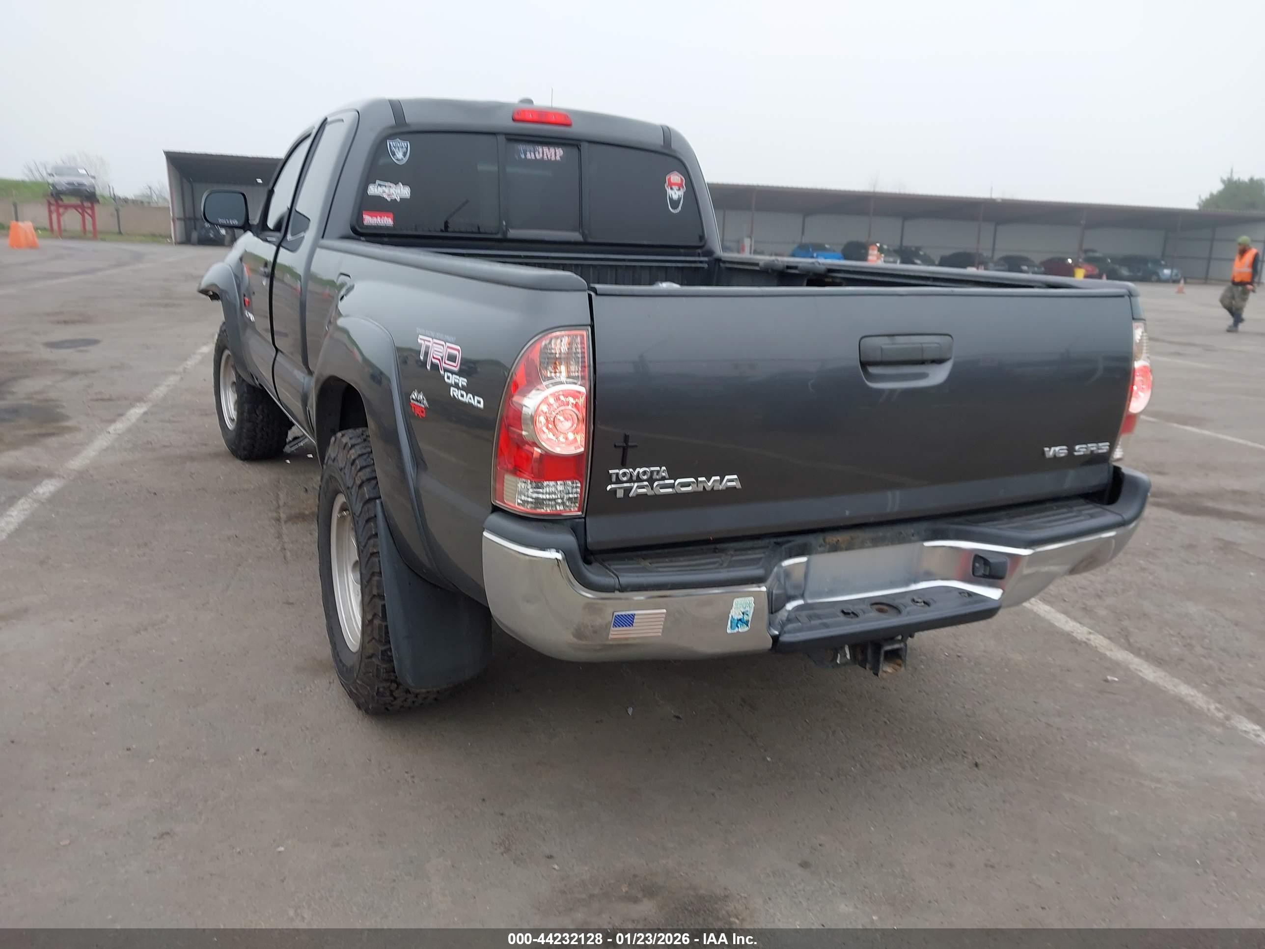 TOYOTA TACOMA image 3