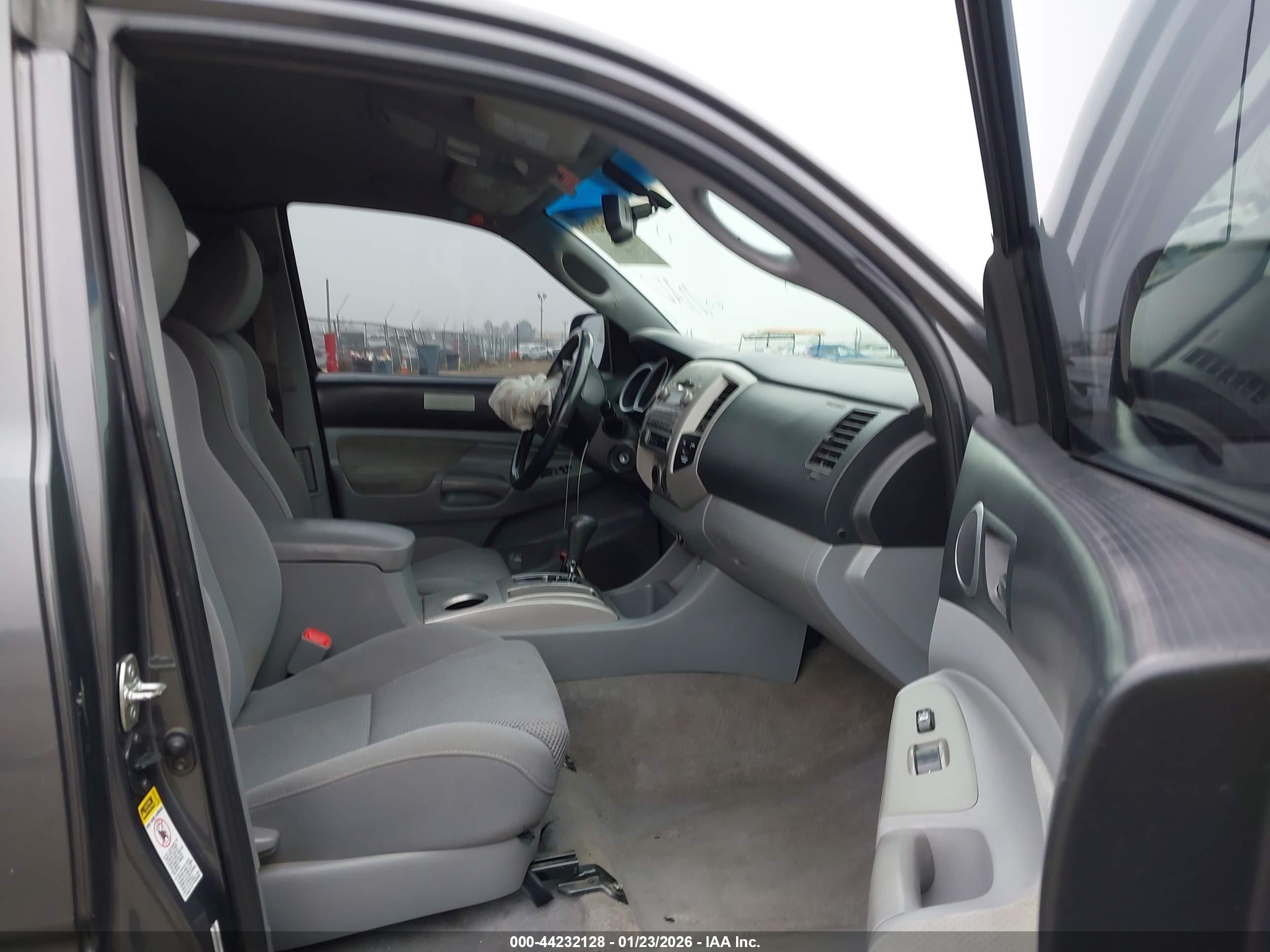 TOYOTA TACOMA image 5