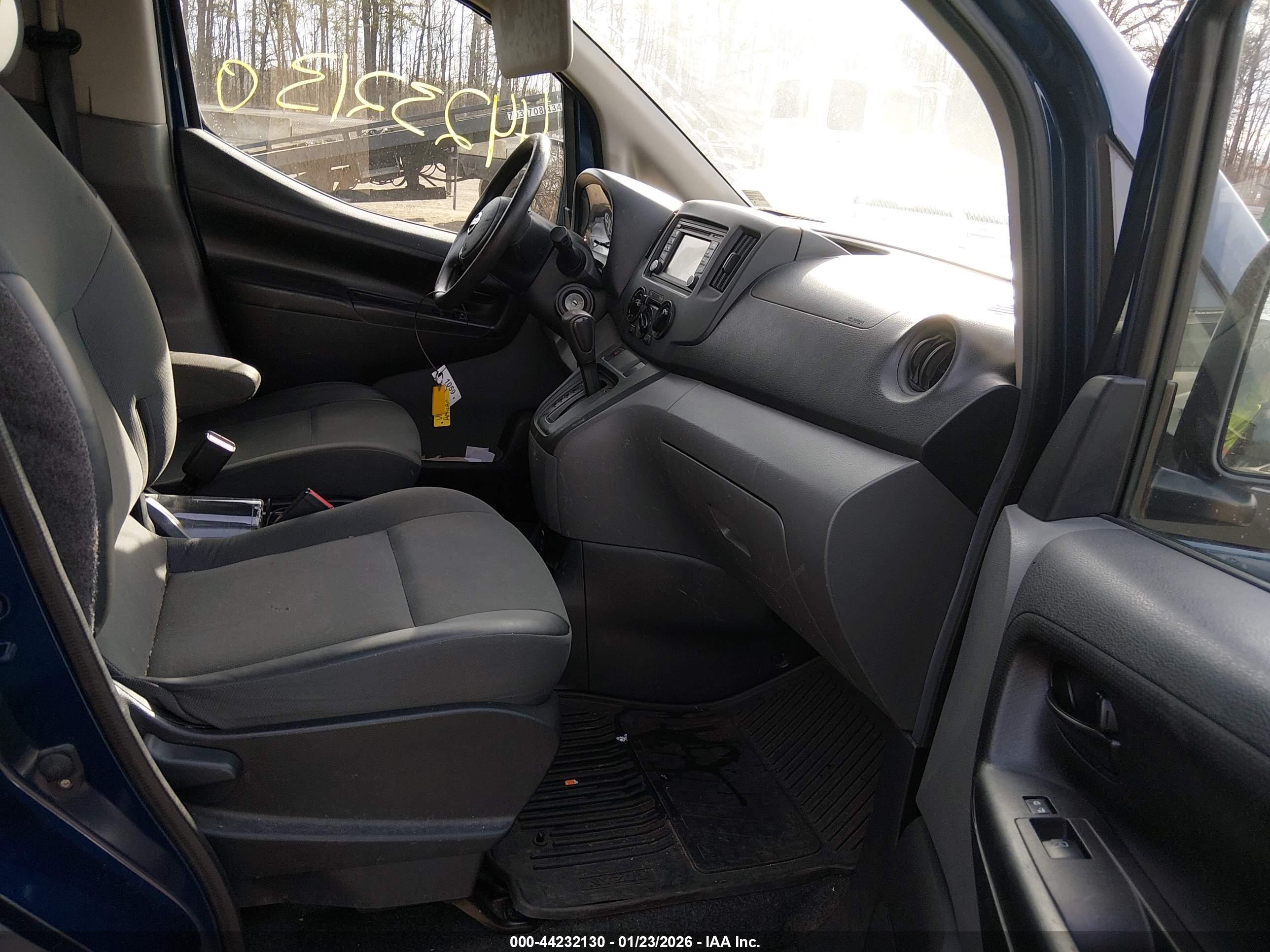 NISSAN NV200 image 5