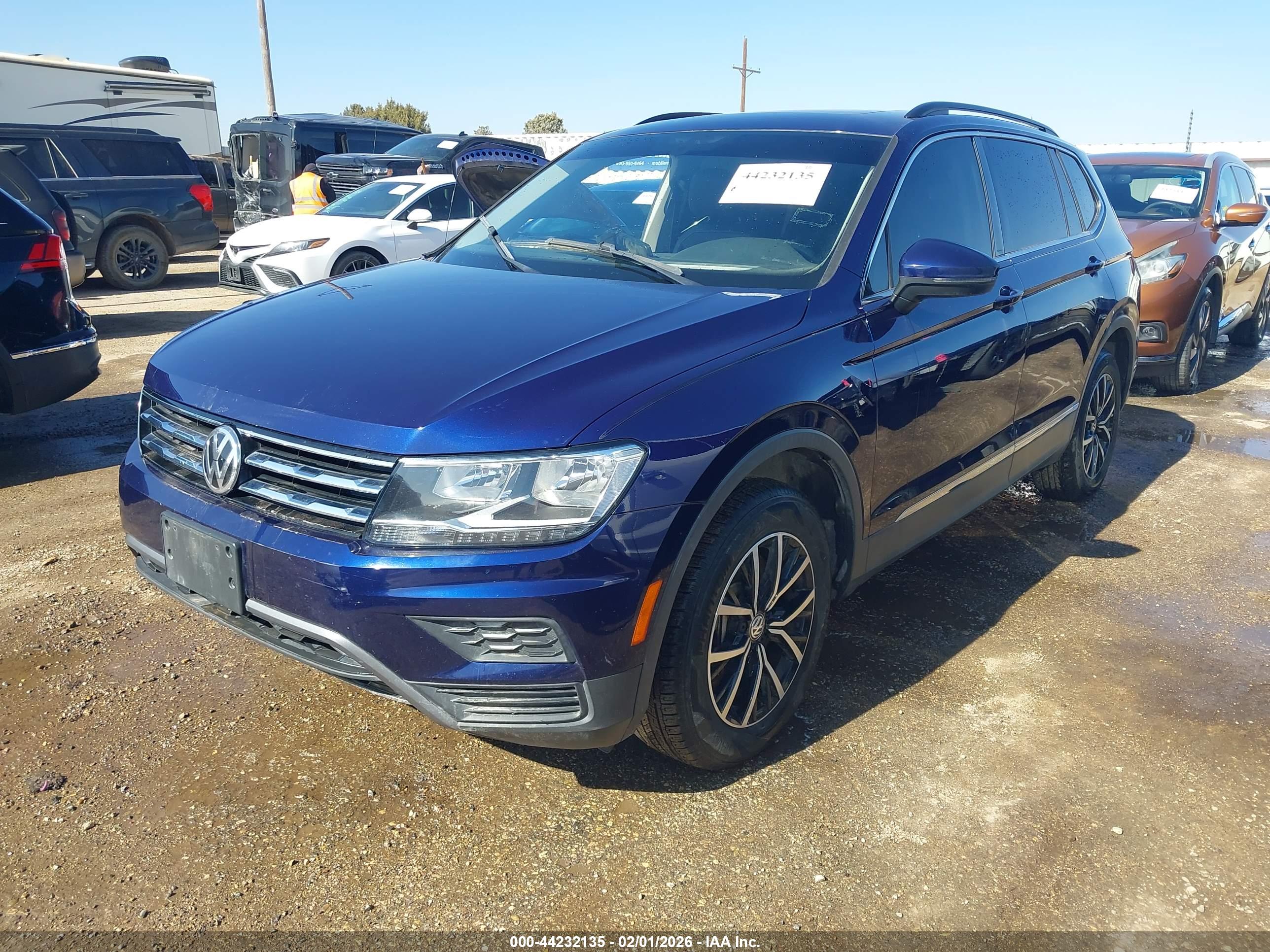 VOLKSWAGEN TIGUAN image 2