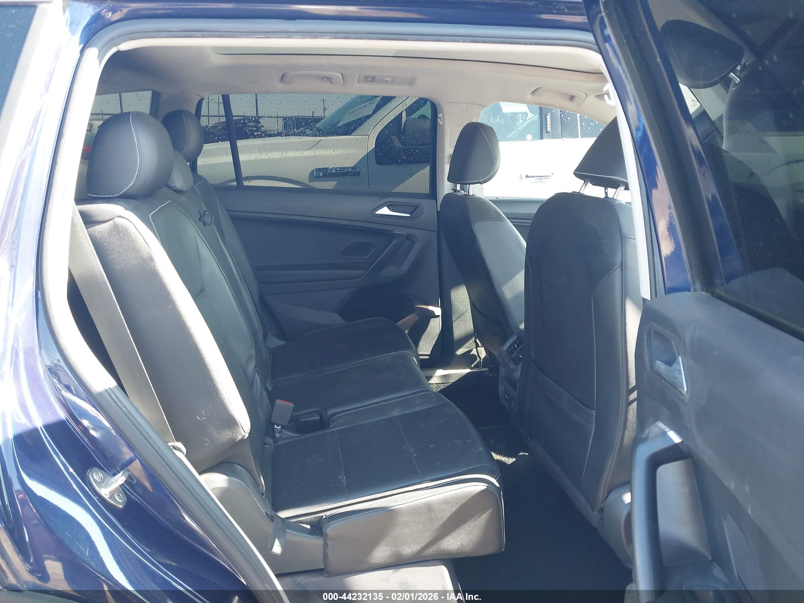 VOLKSWAGEN TIGUAN image 8