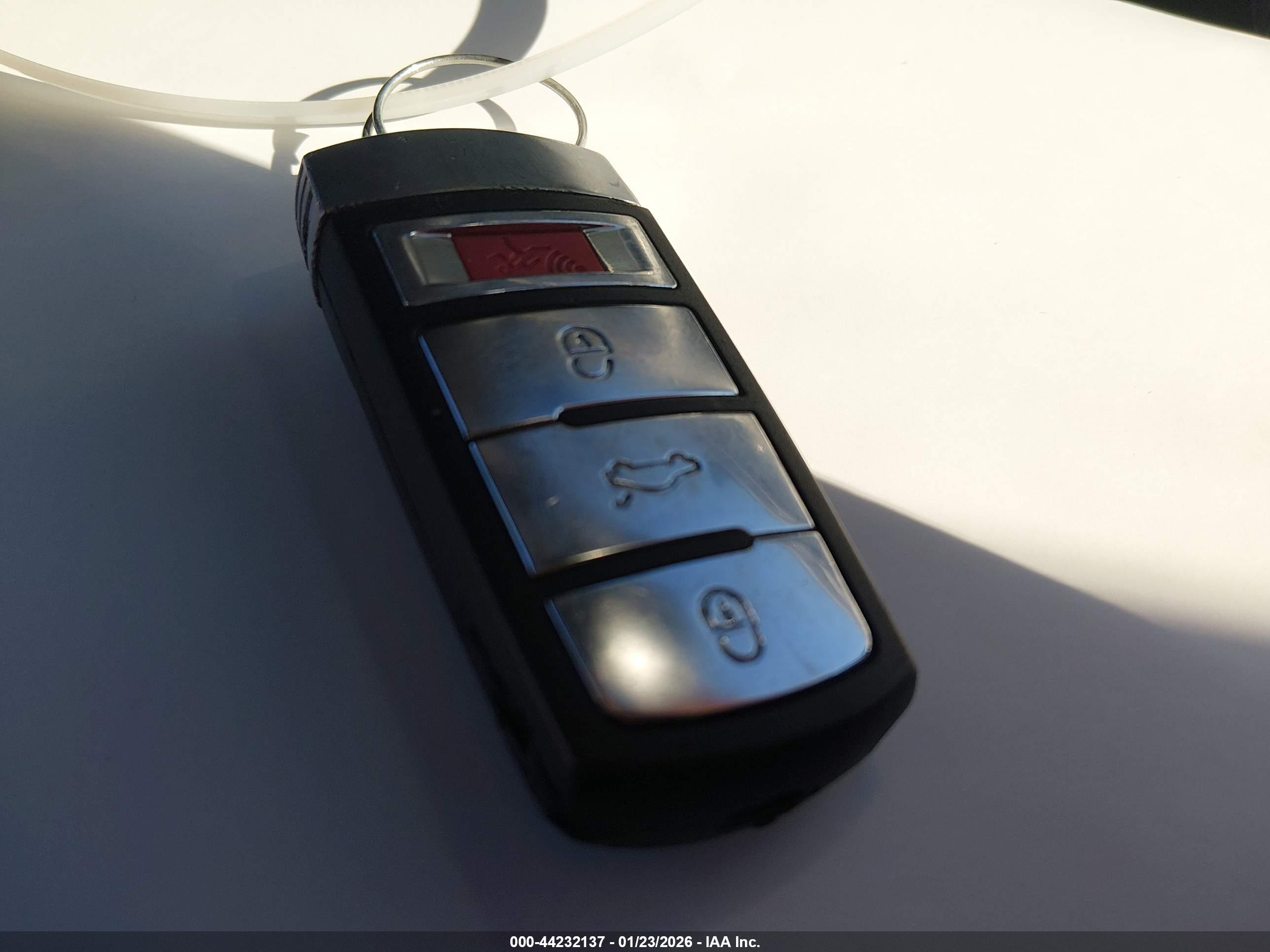 VOLKSWAGEN CC image 11