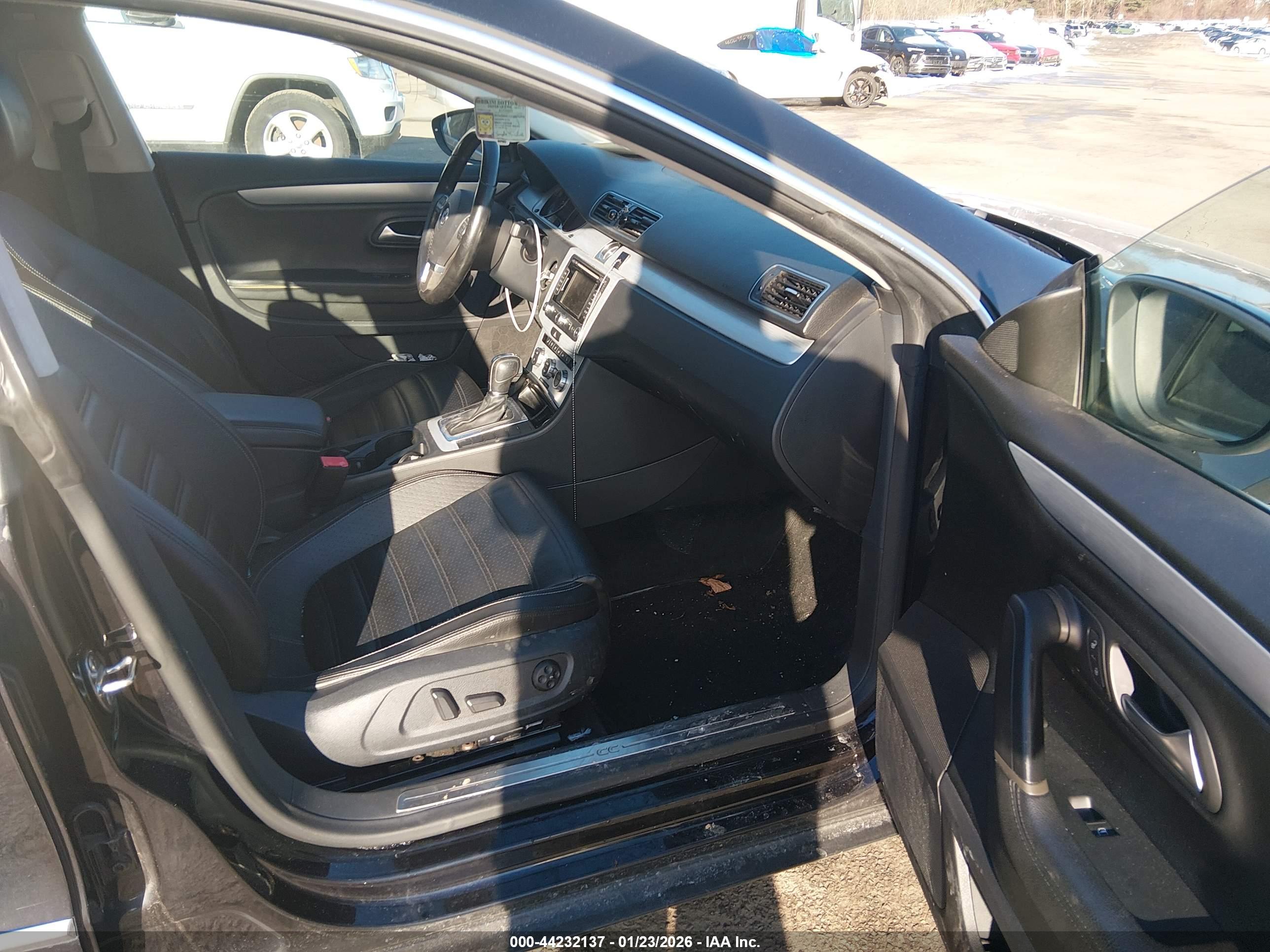 VOLKSWAGEN CC image 5