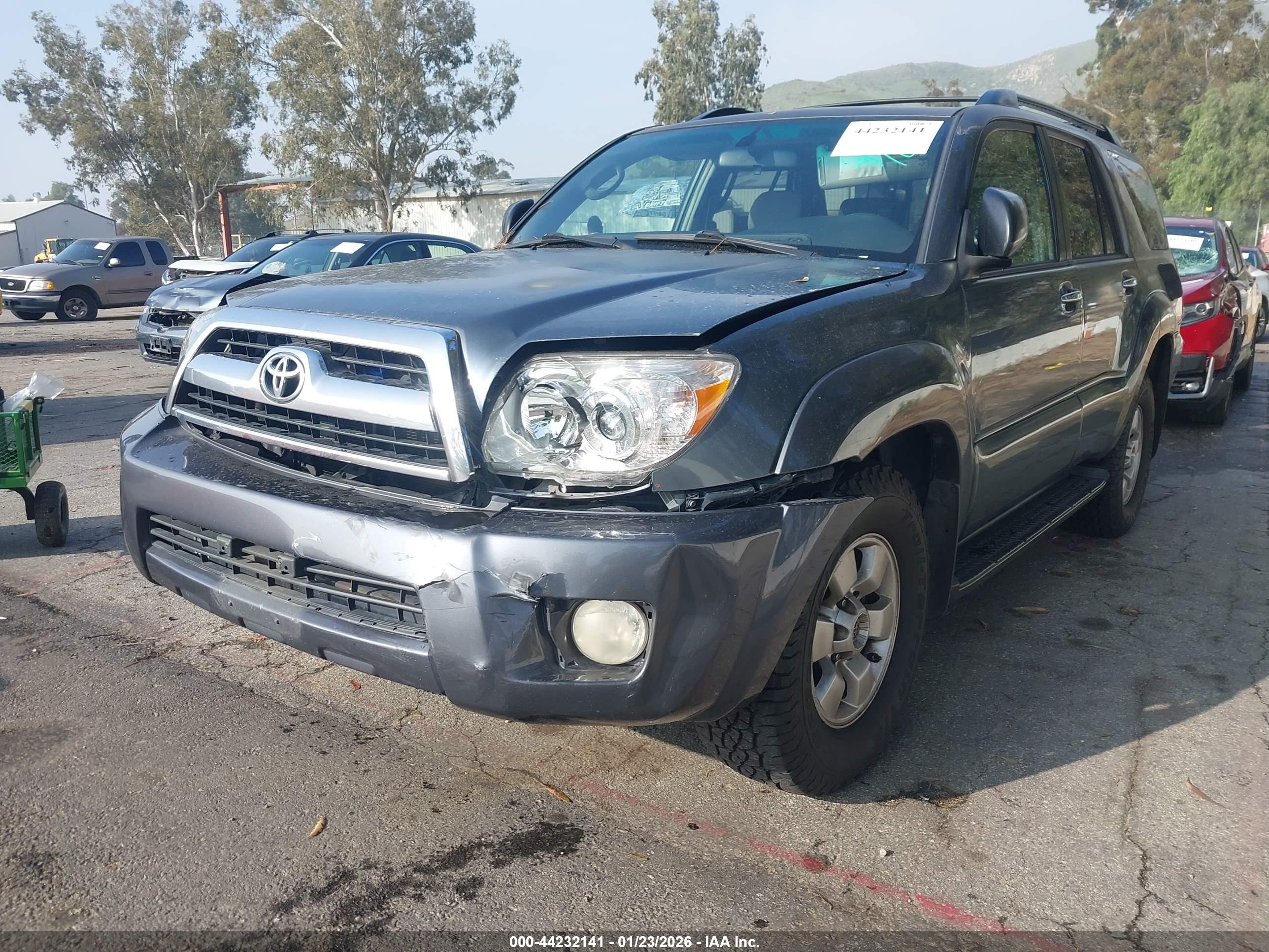 TOYOTA 4RUNNER image 2