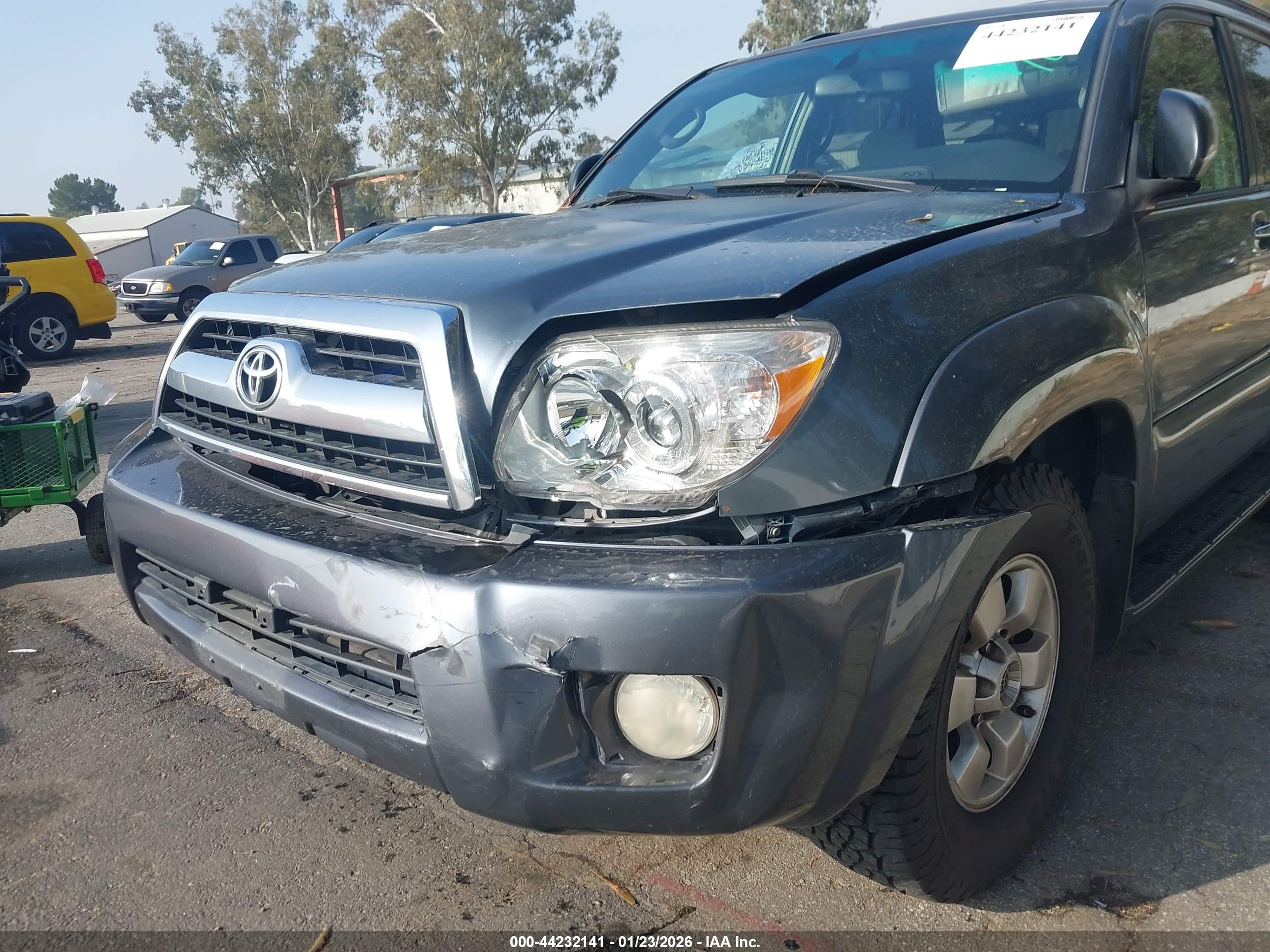 TOYOTA 4RUNNER image 6