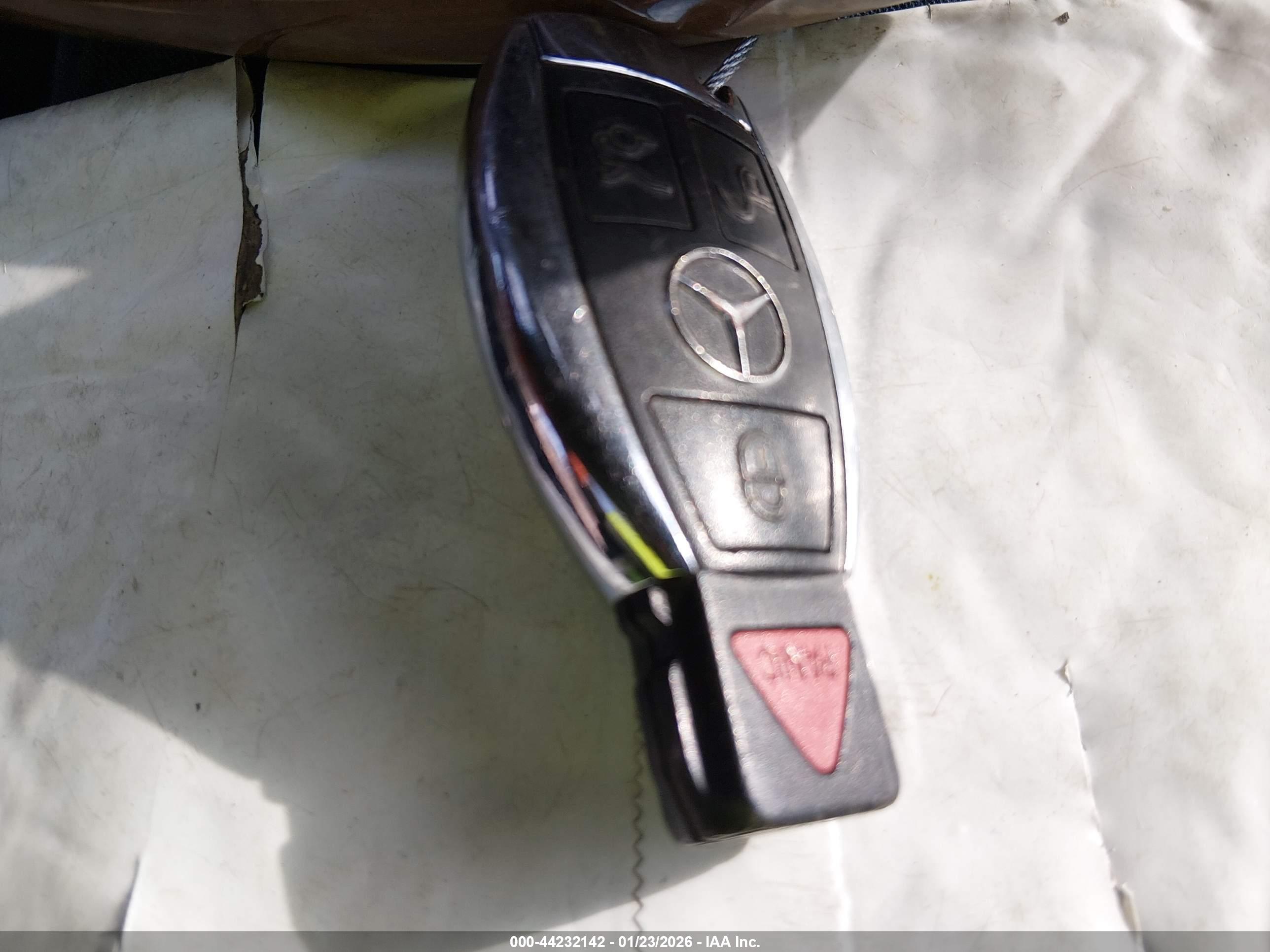 MERCEDES-BENZ E image 11