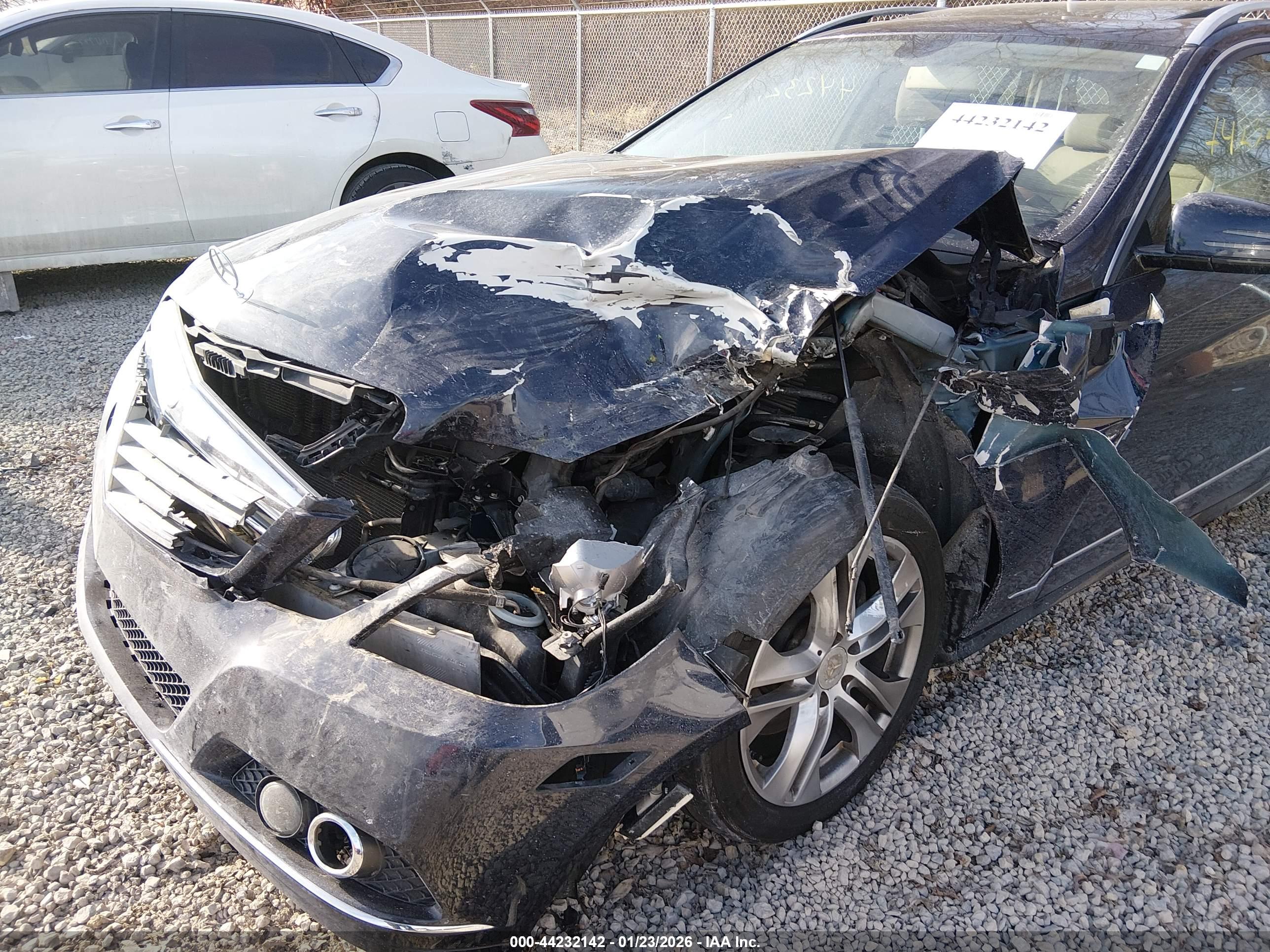 MERCEDES-BENZ E image 6