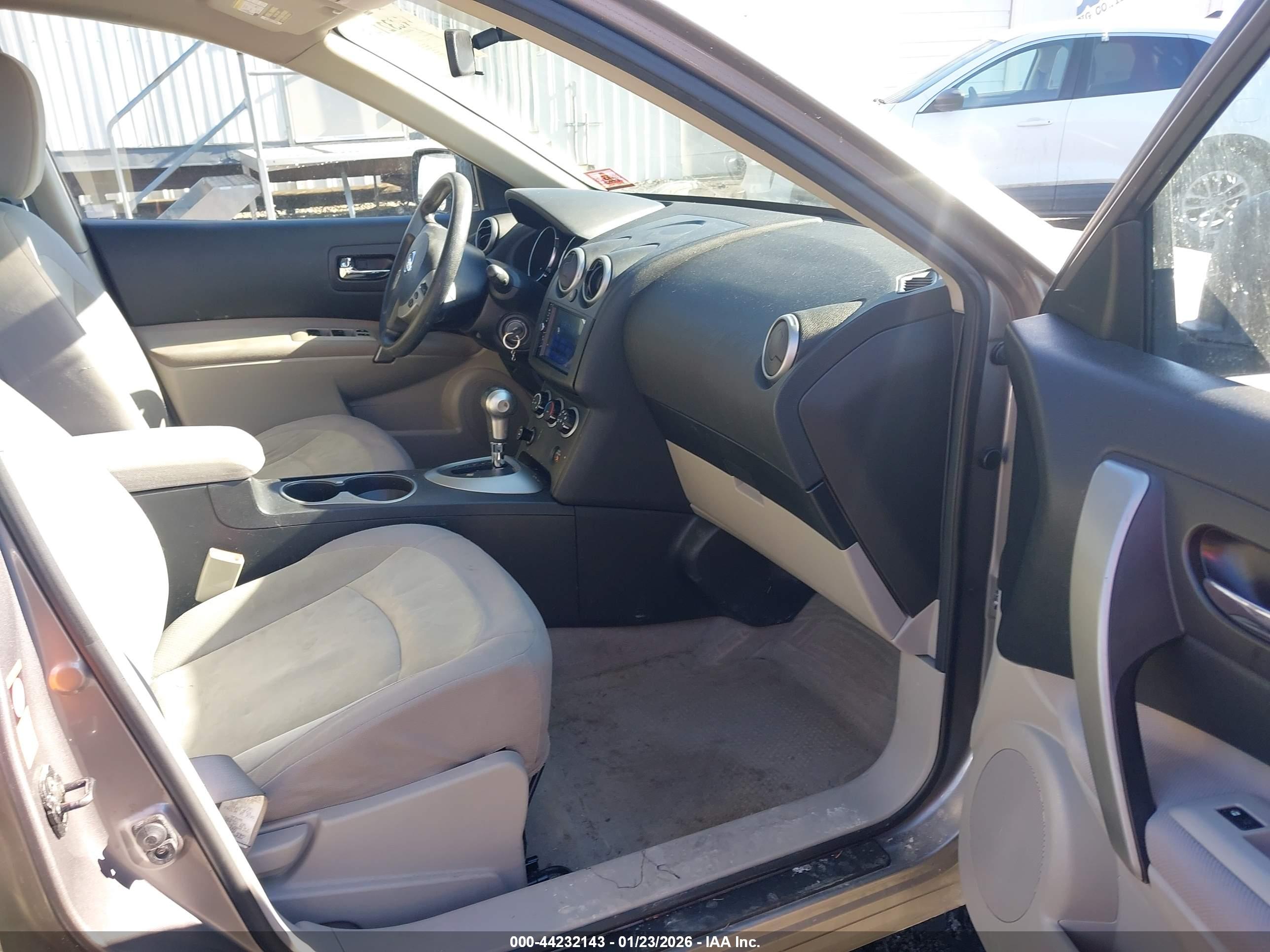 NISSAN ROGUE image 5