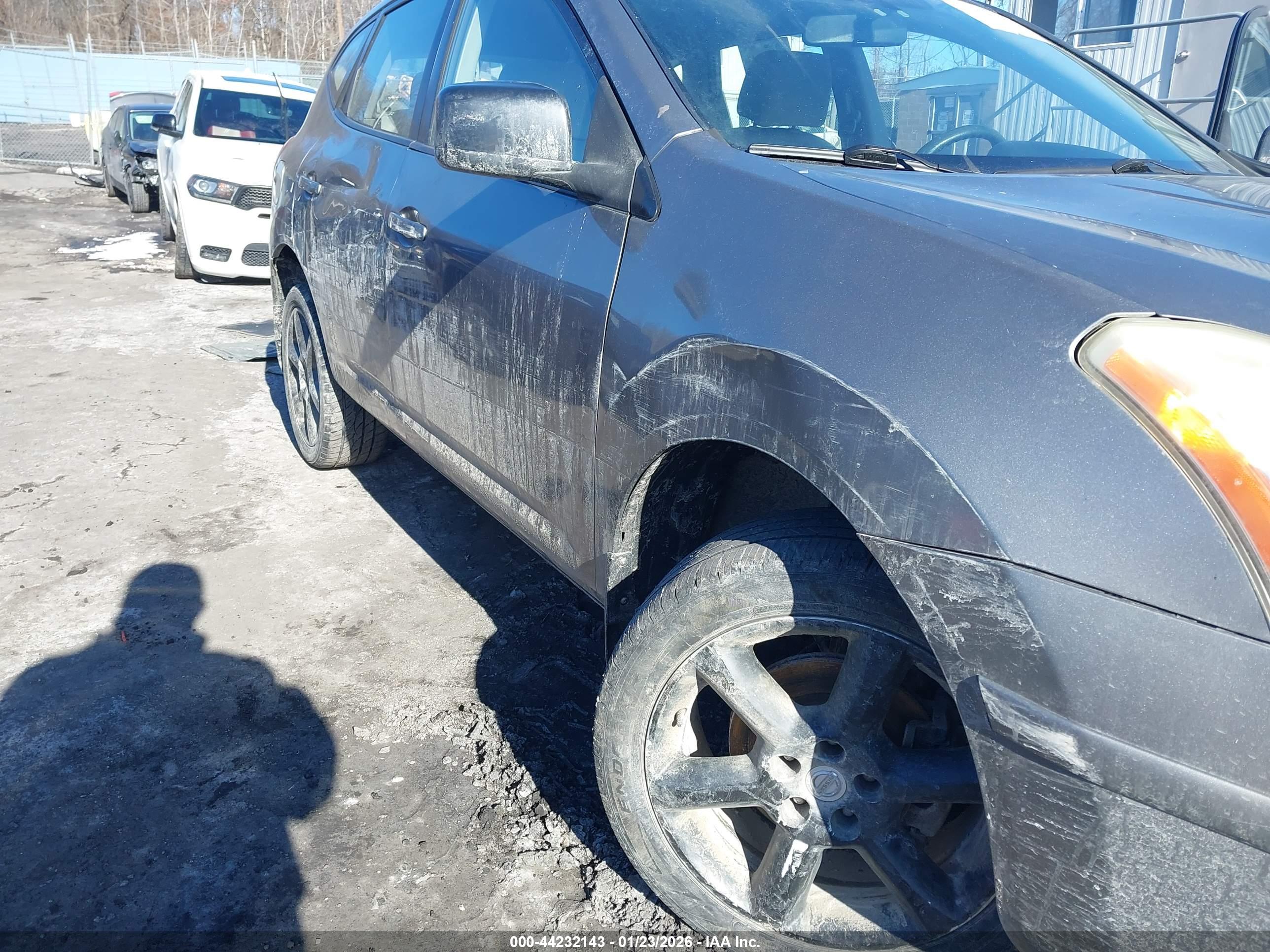 NISSAN ROGUE image 6