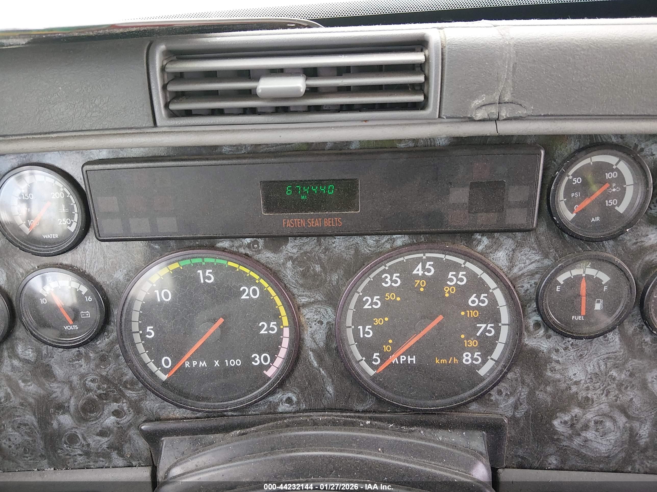 FREIGHTLINER CONVENTIONAL image 6