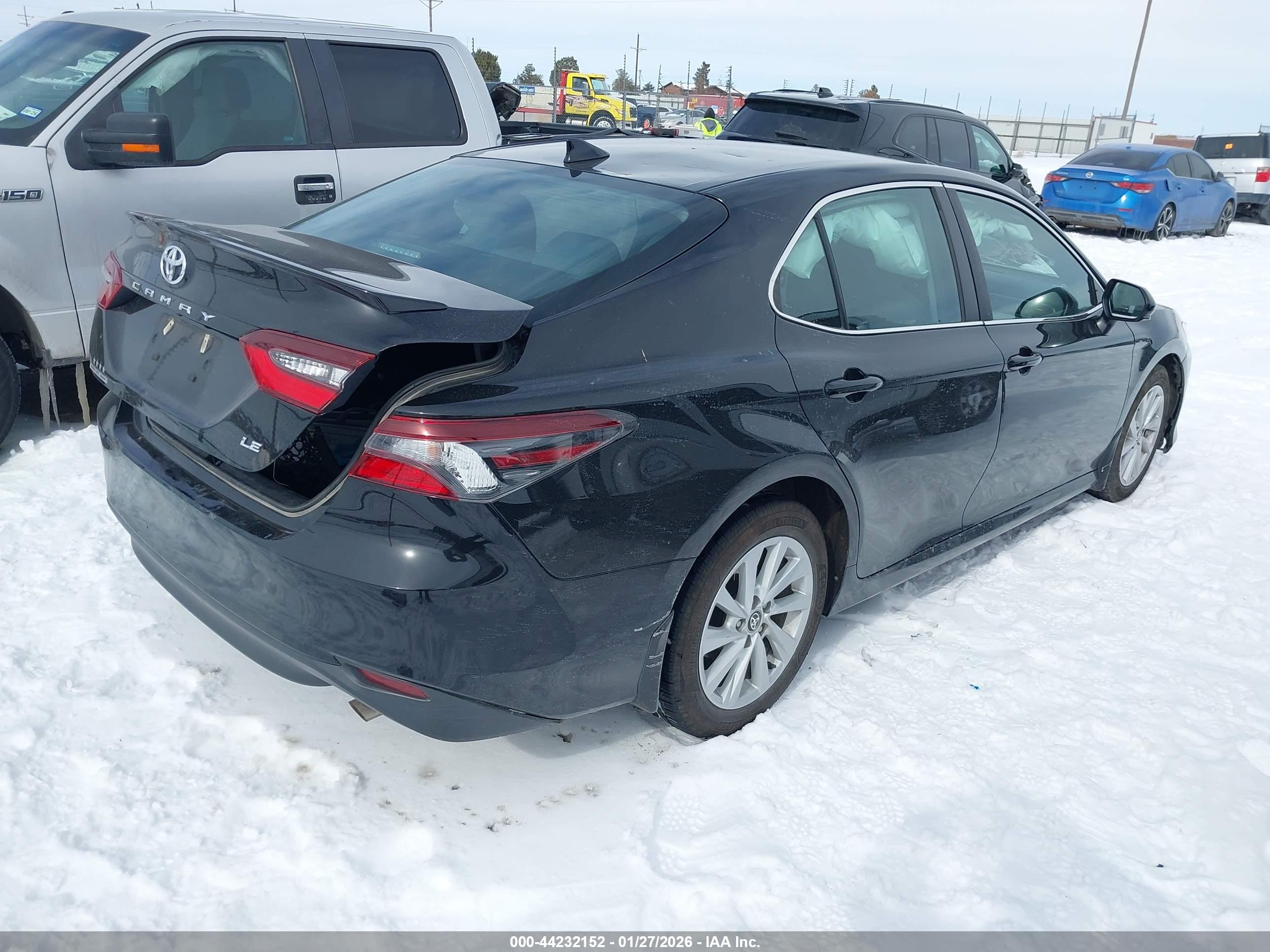 TOYOTA CAMRY image 4