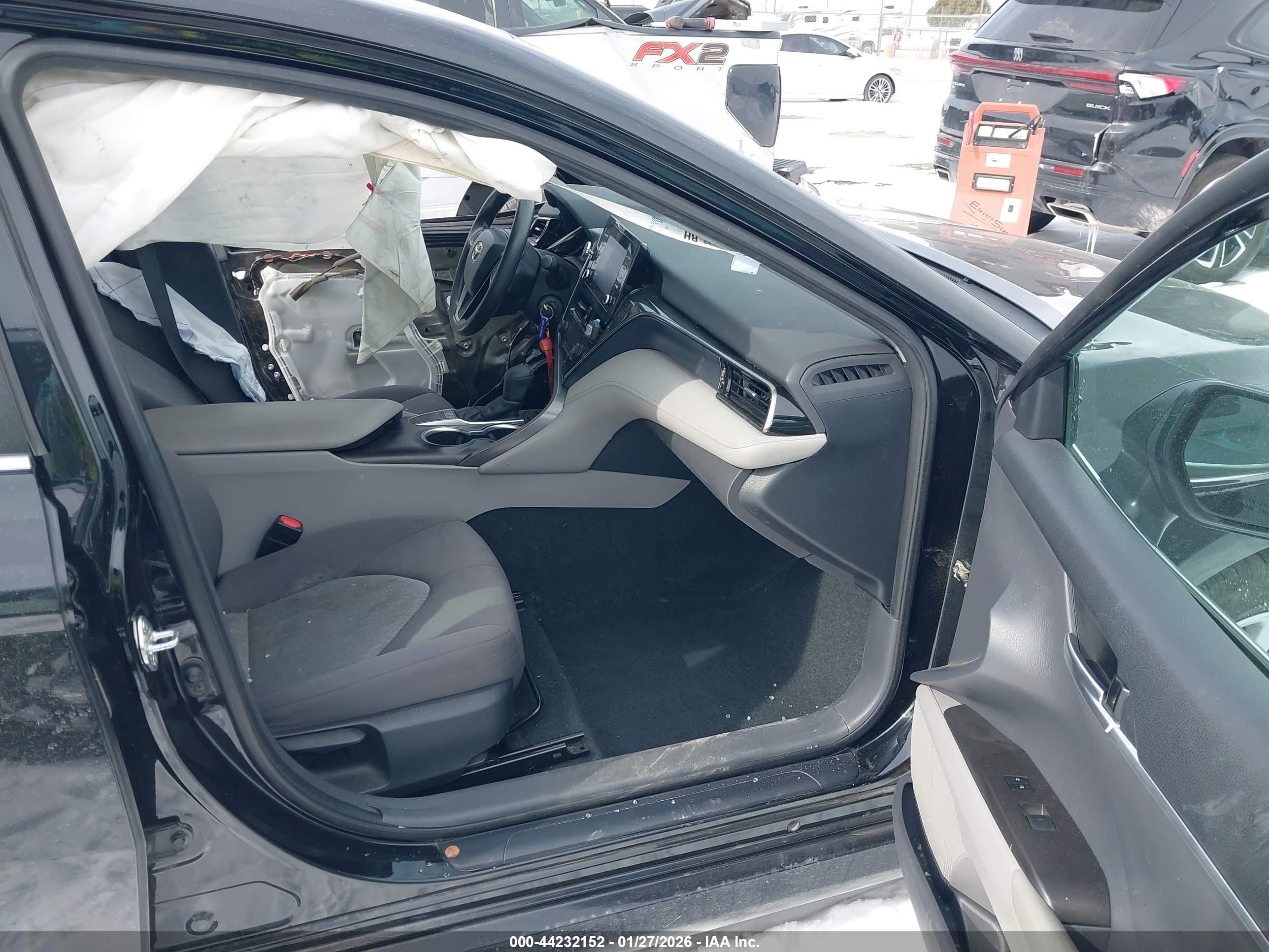 TOYOTA CAMRY image 5
