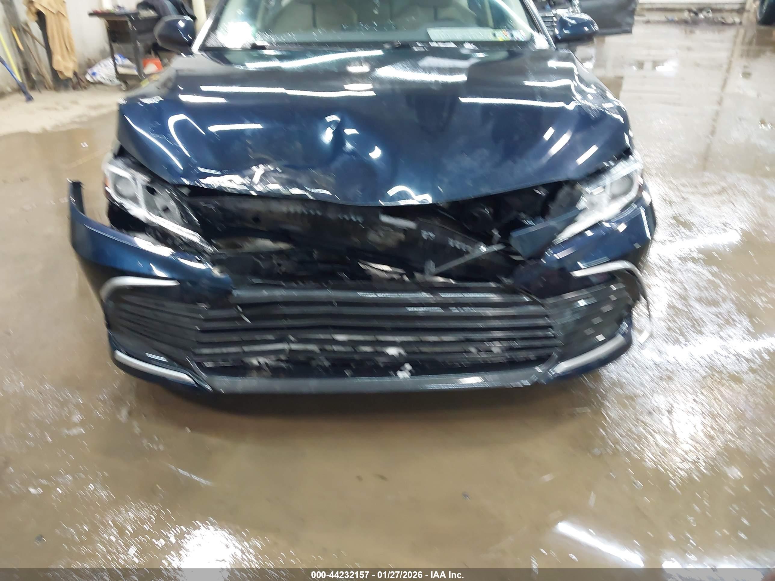 TOYOTA CAMRY image 6