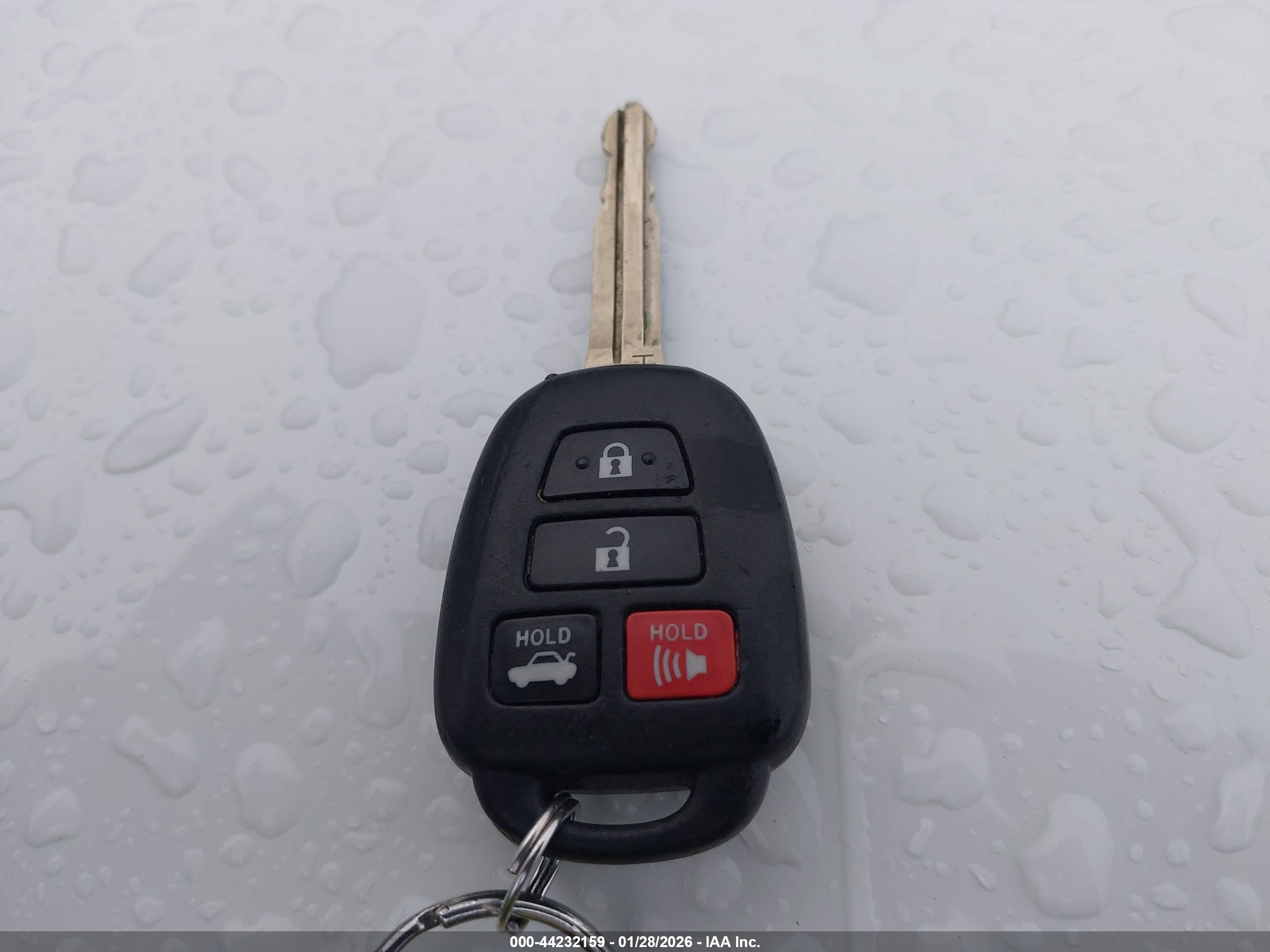 TOYOTA CAMRY image 11
