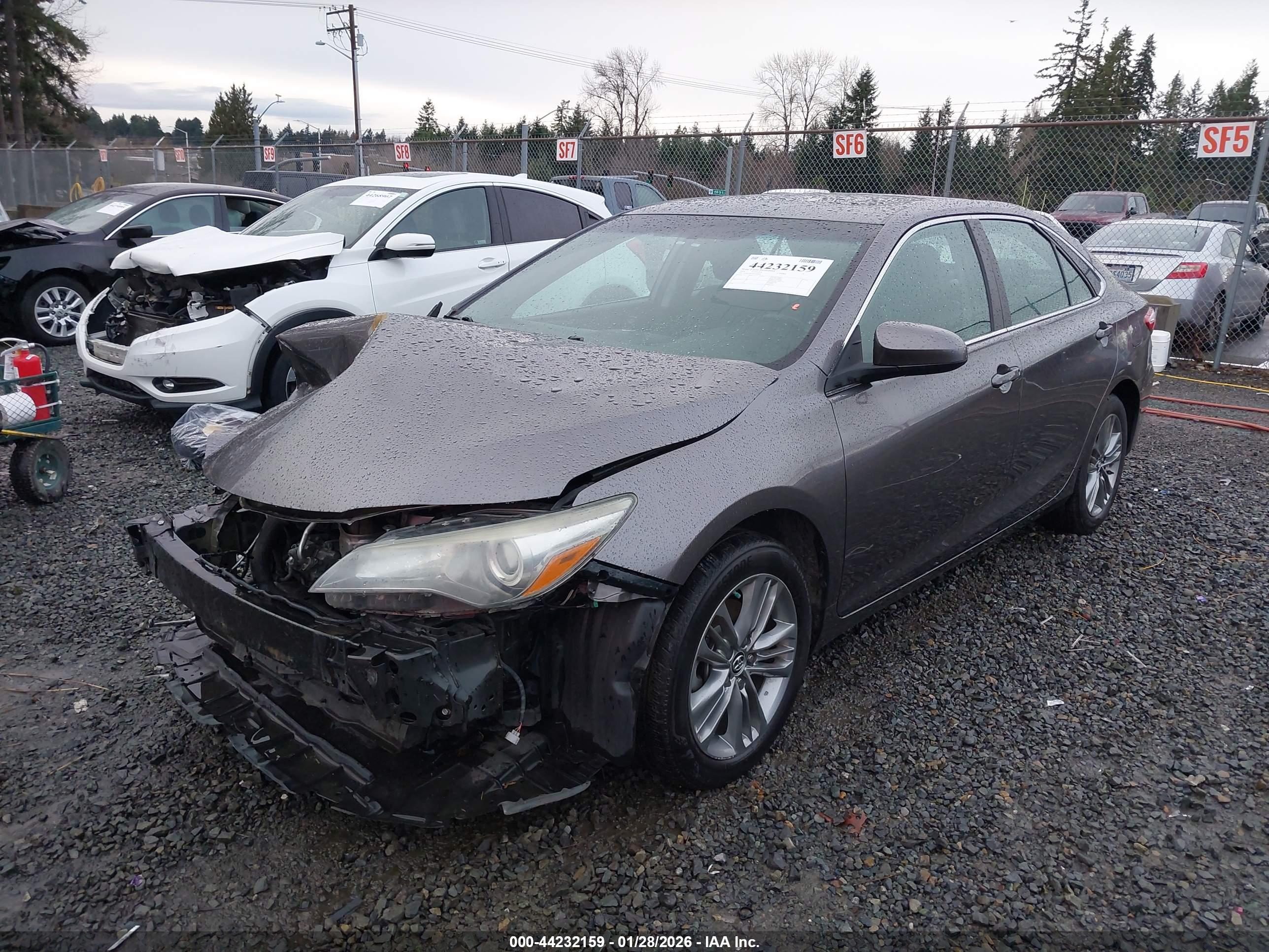 TOYOTA CAMRY image 2