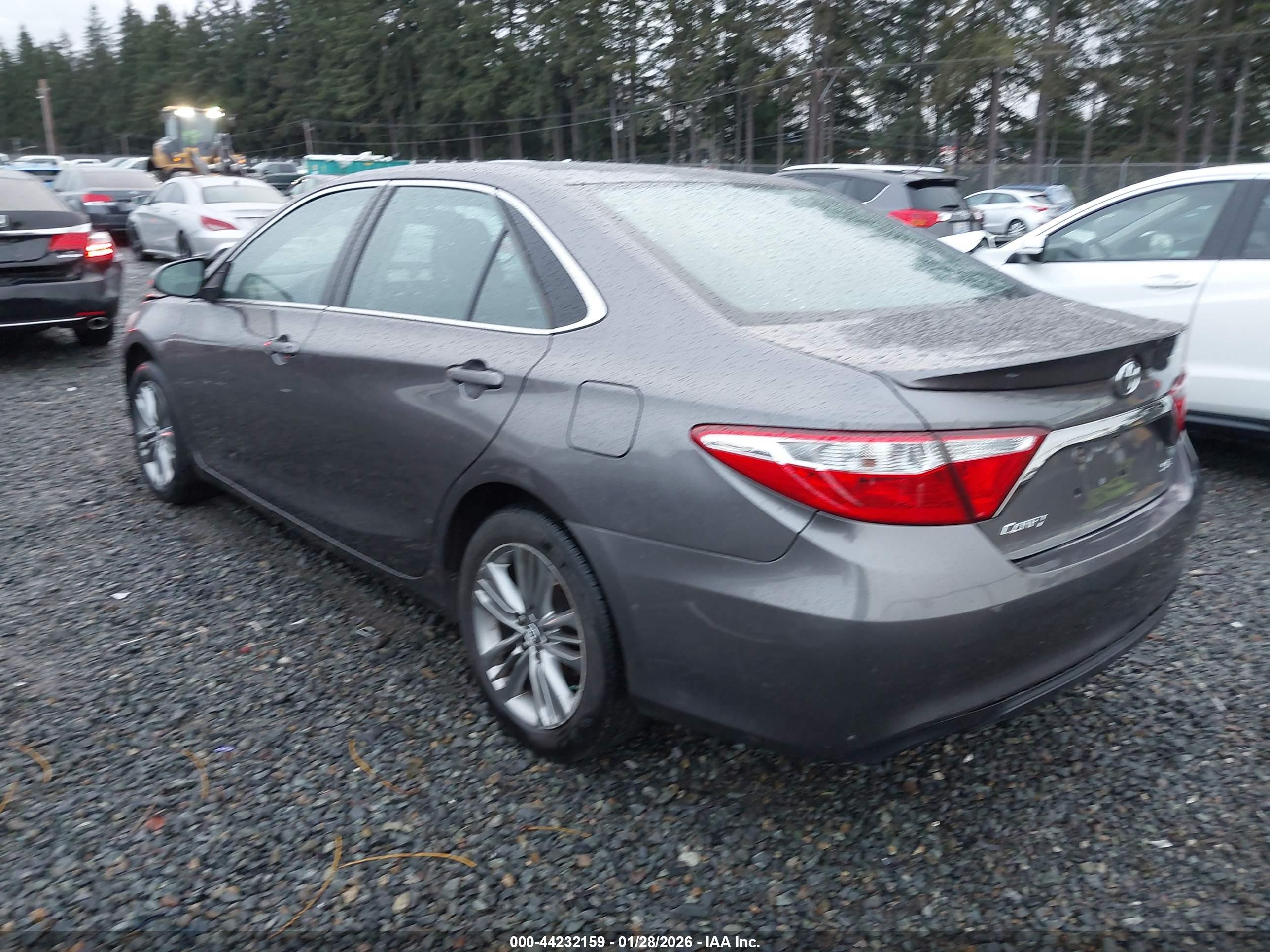 TOYOTA CAMRY image 3