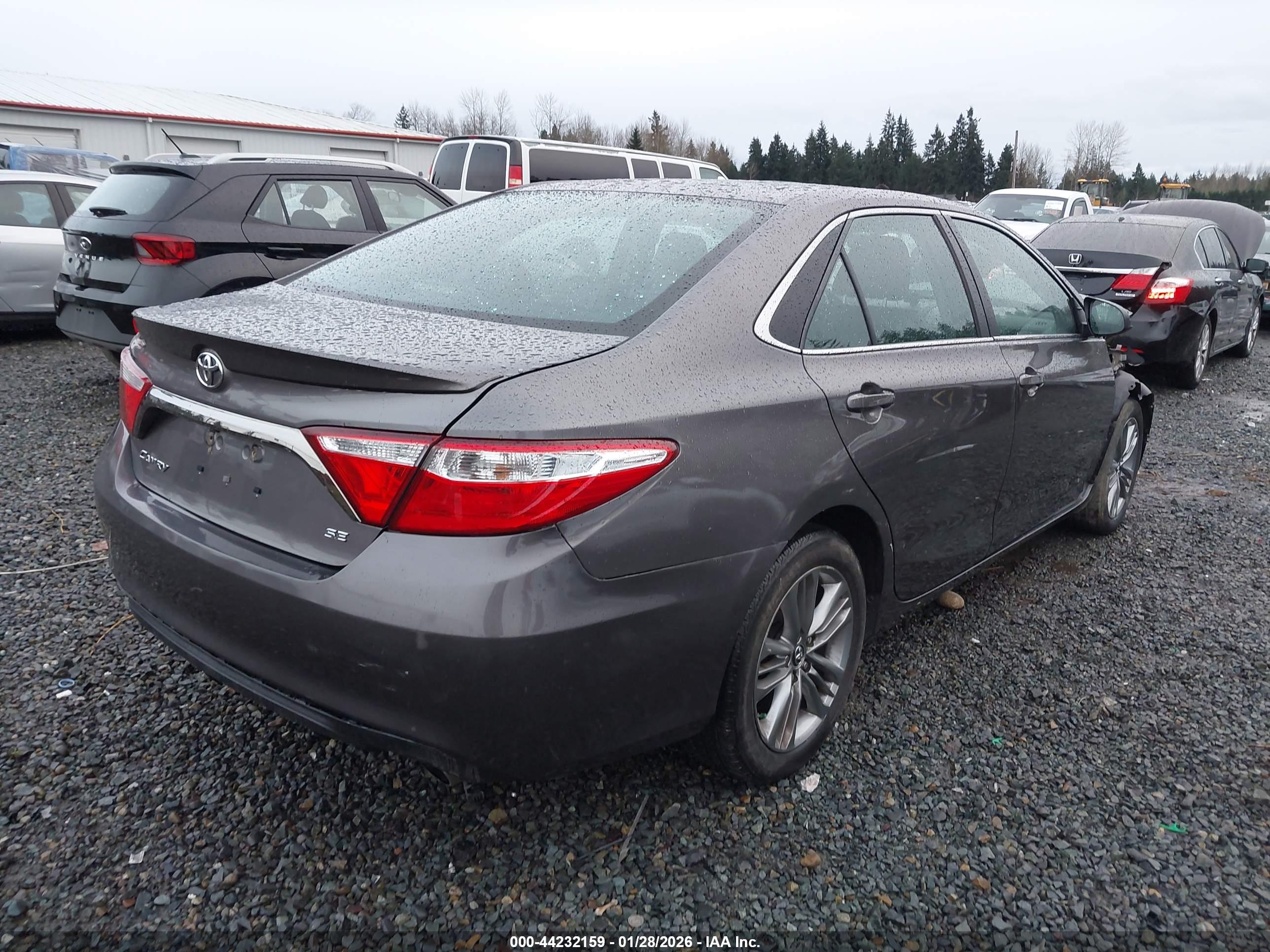 TOYOTA CAMRY image 4