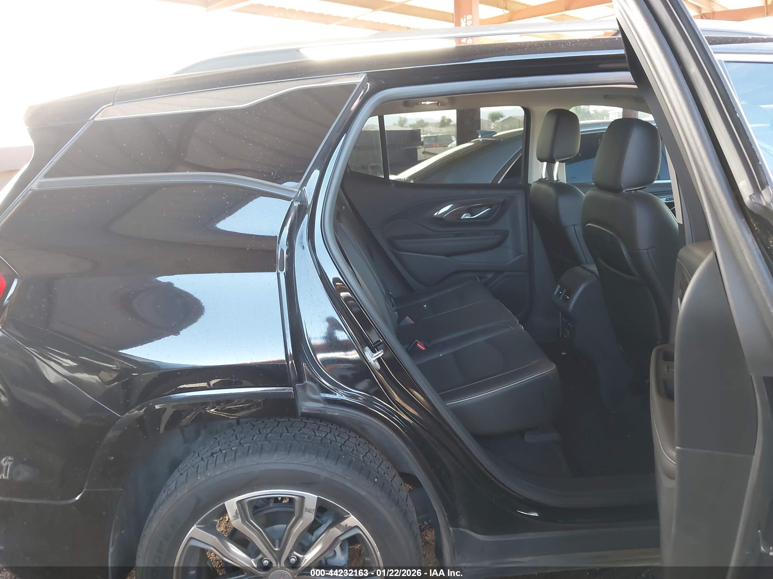 GMC TERRAIN image 8