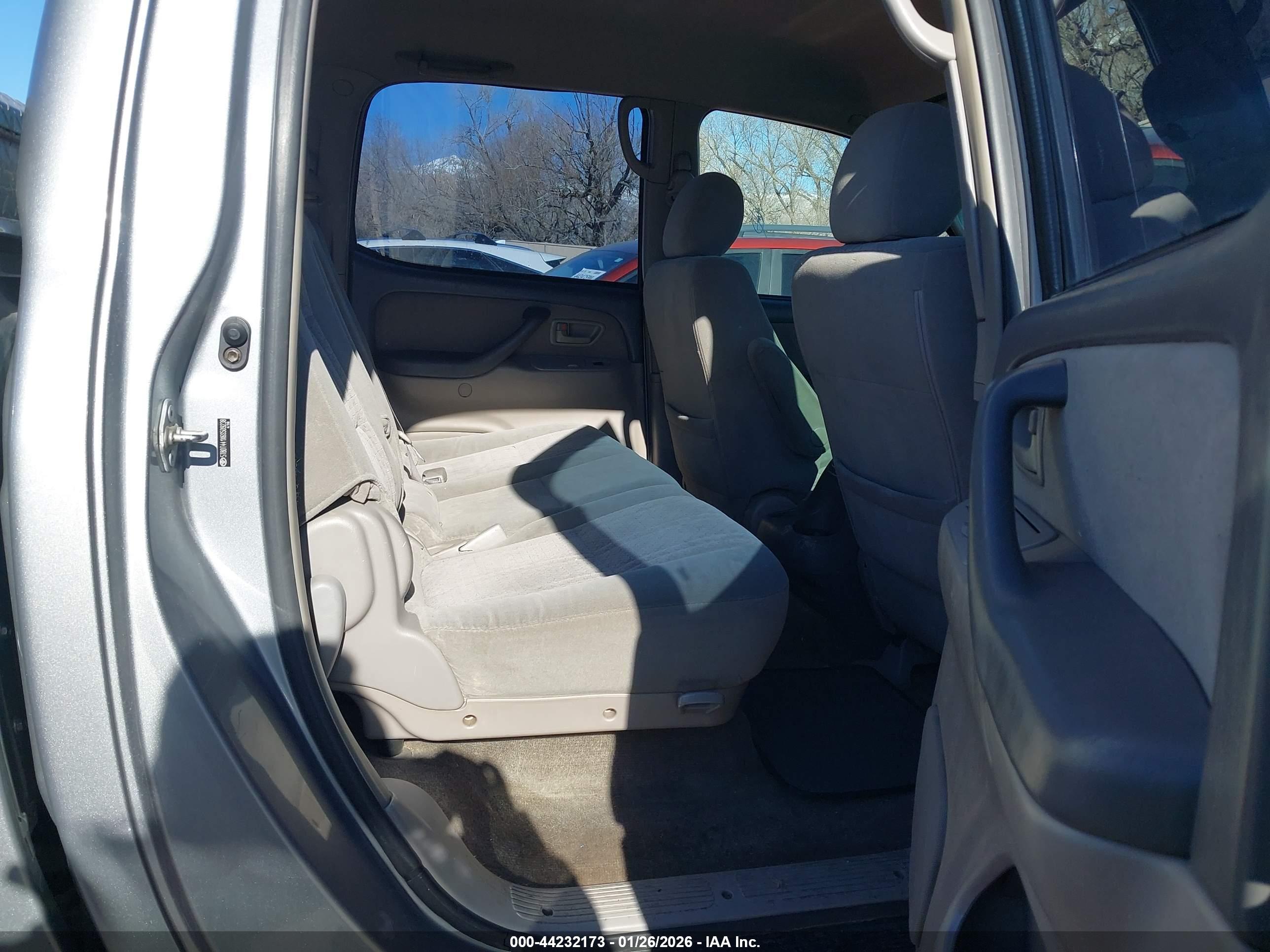 TOYOTA TUNDRA image 8