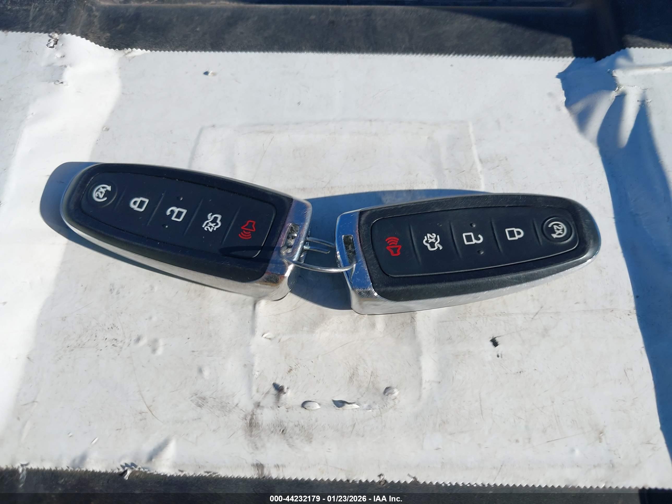 FORD C-MAX image 11