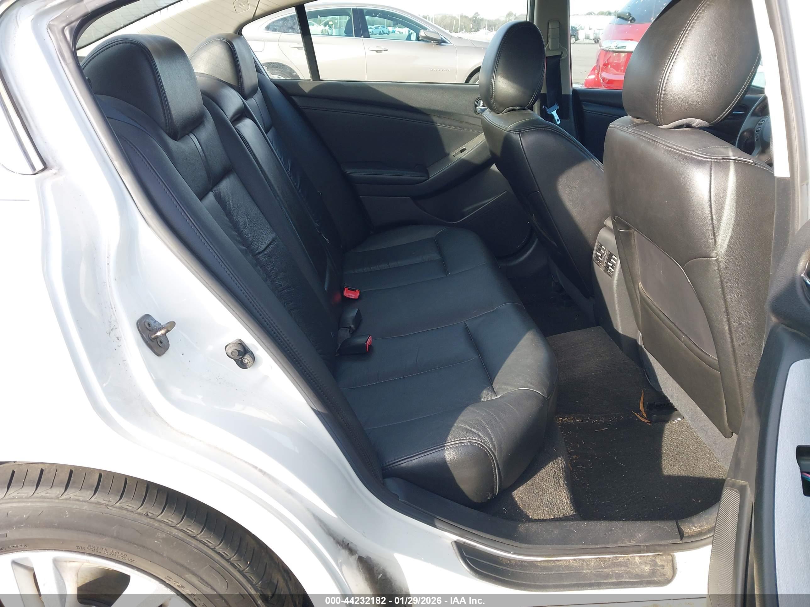 NISSAN ALTIMA image 8