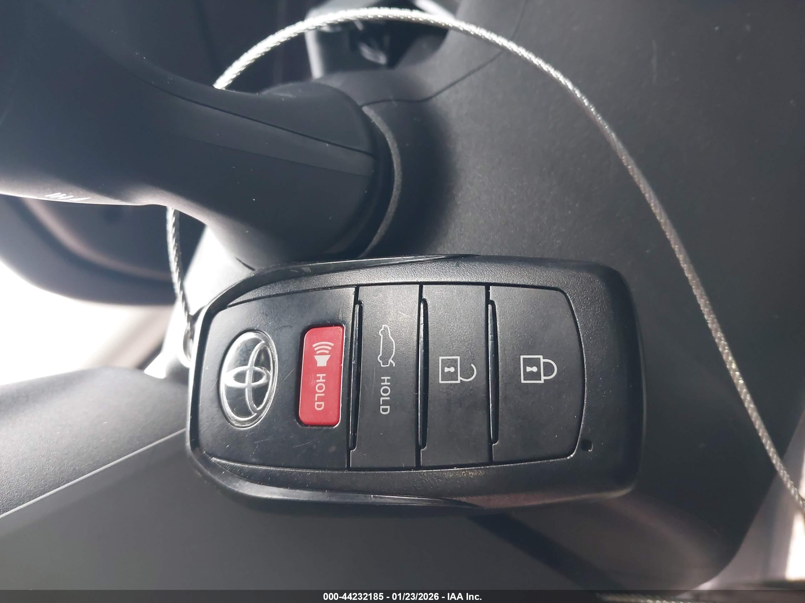 TOYOTA CAMRY image 11