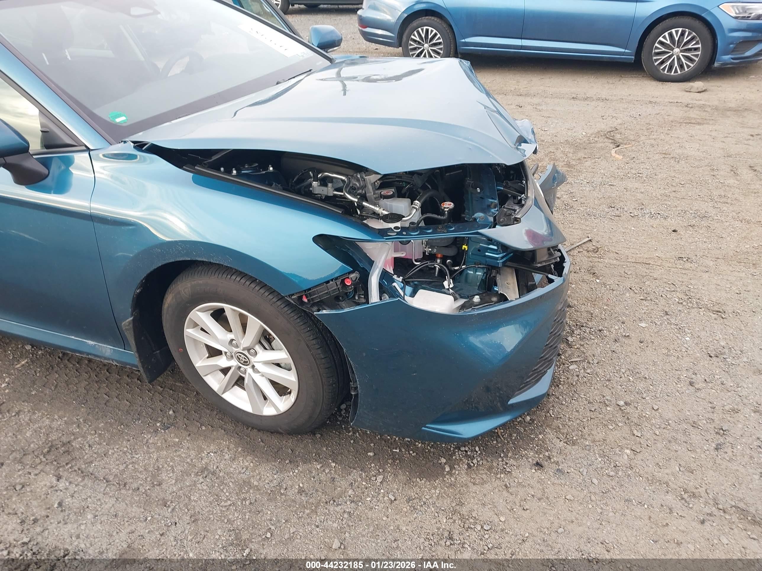 TOYOTA CAMRY image 6