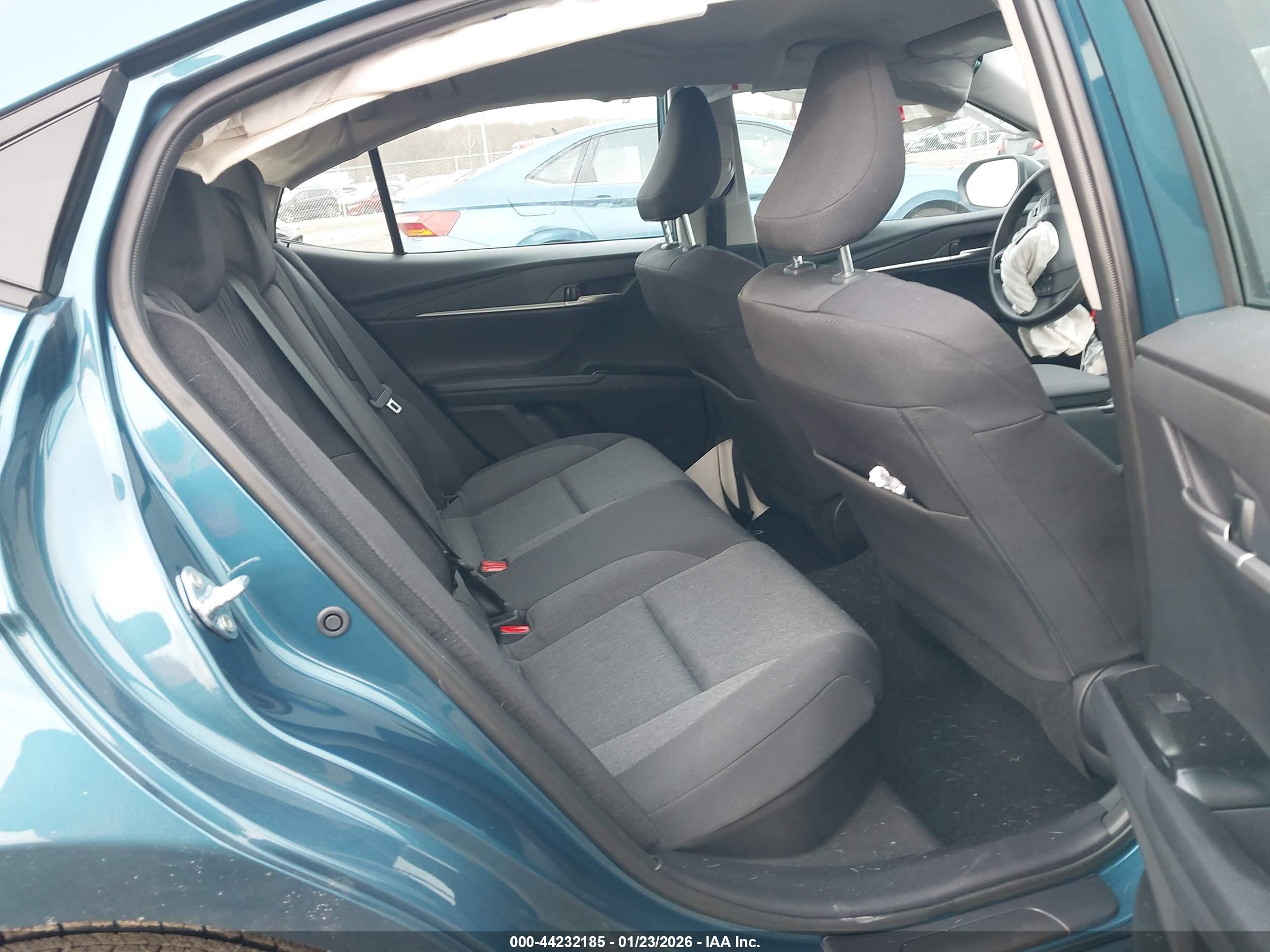 TOYOTA CAMRY image 8