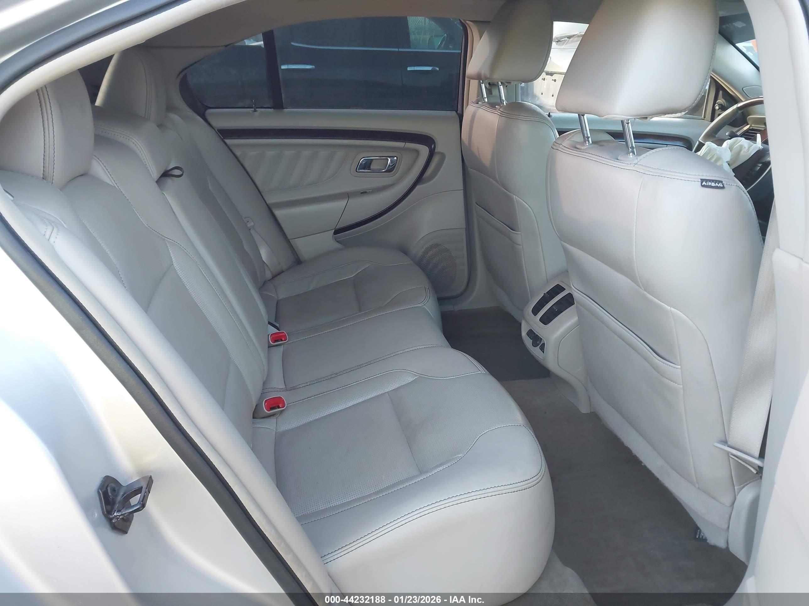 FORD TAURUS image 8